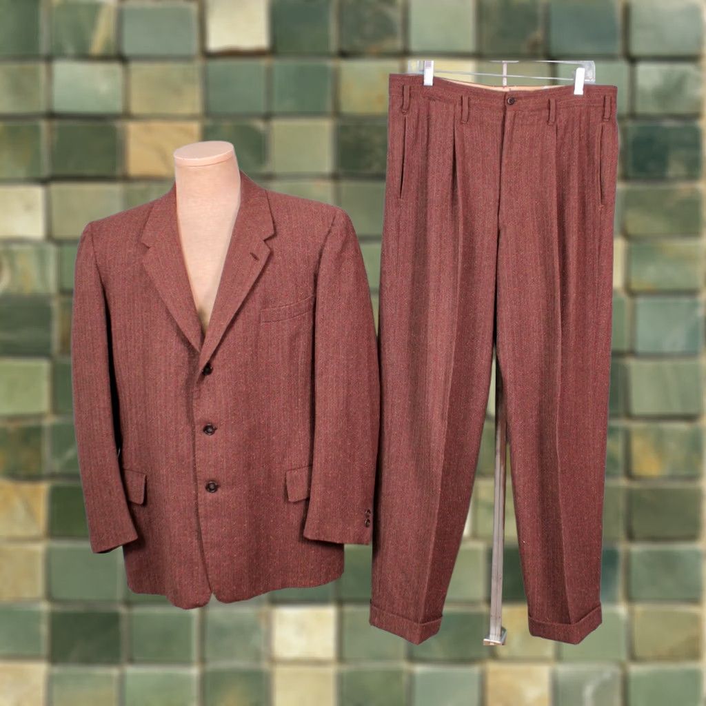 Vintage VINTAGE Men's VTG 1948 Brown and Red Flecked 2 PC Wool 3 Button Suit Sz M 1940s 40s Size 34R - 1 Thumbnail