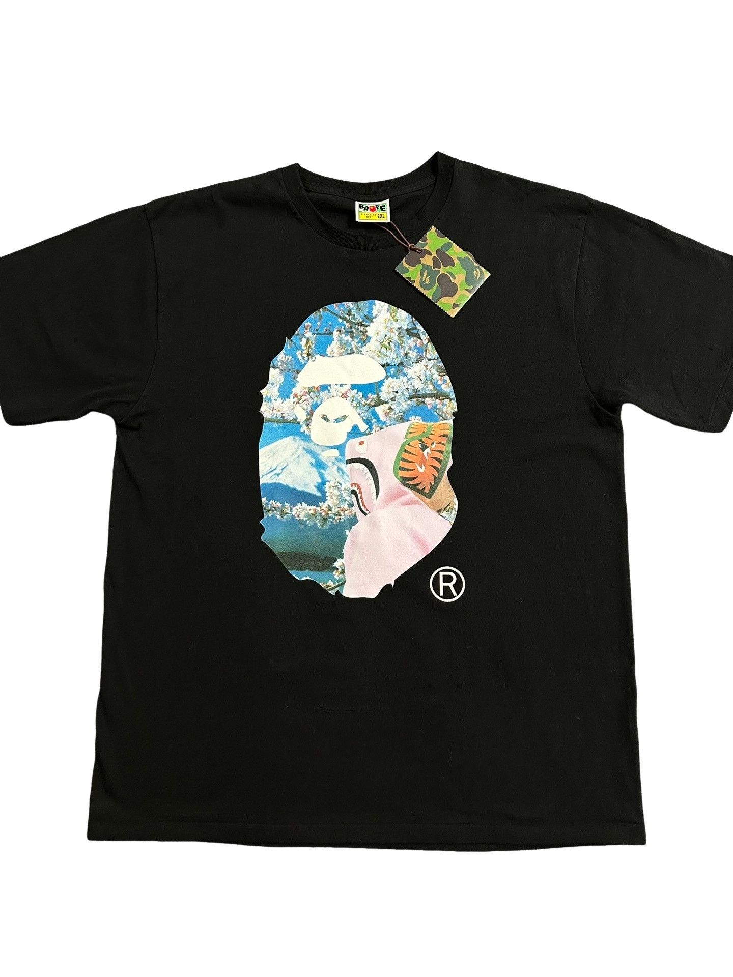 Bape A Bathing Ape Mt. Fuji Cherry Blossom Graphic T-Shirt XXL Size US XXL / EU 58 / 5 - 1 Thumbnail