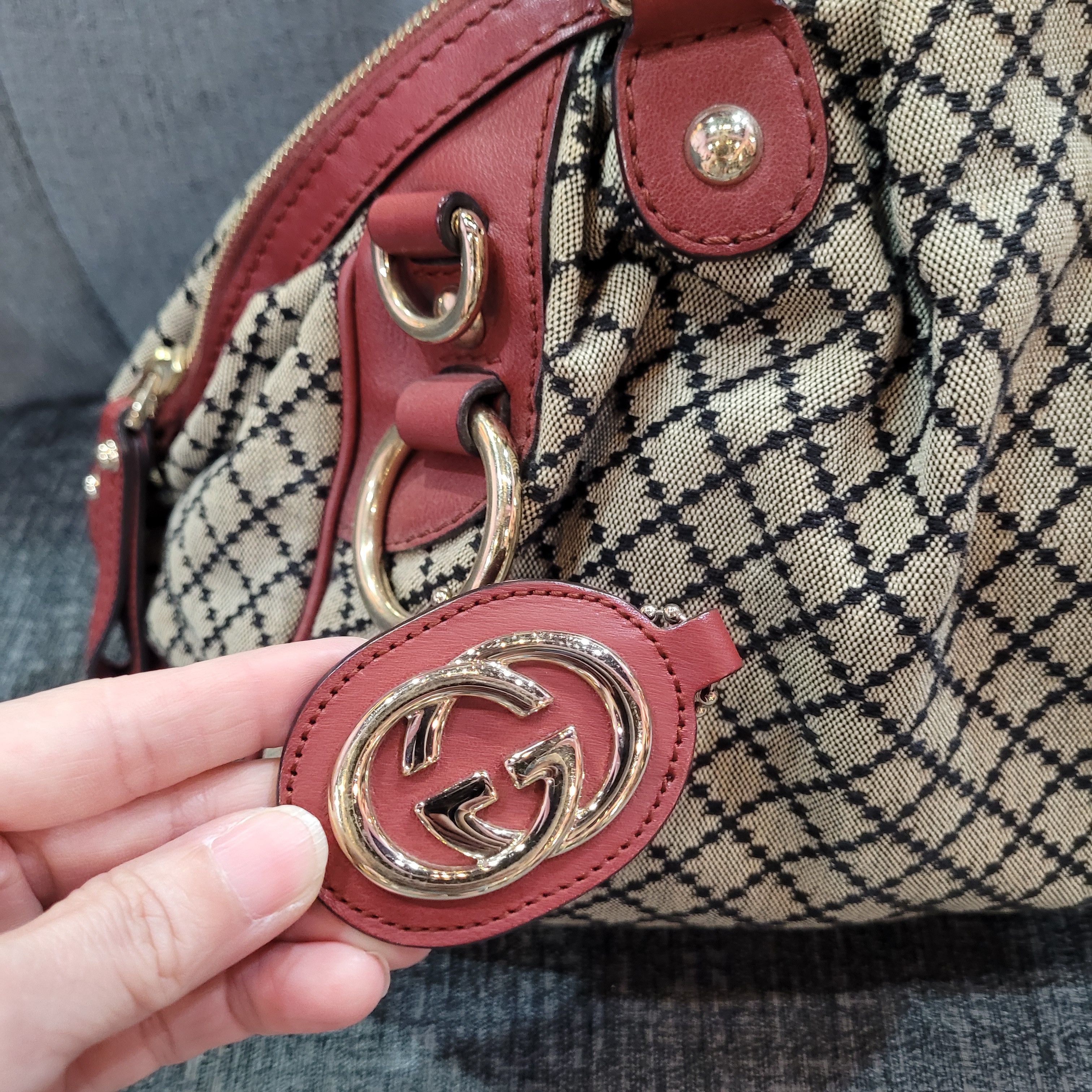 Gucci Gucci Beige/ Red GG Canvas Leather Medium Sukey Bag Size ONE SIZE - 3 Thumbnail