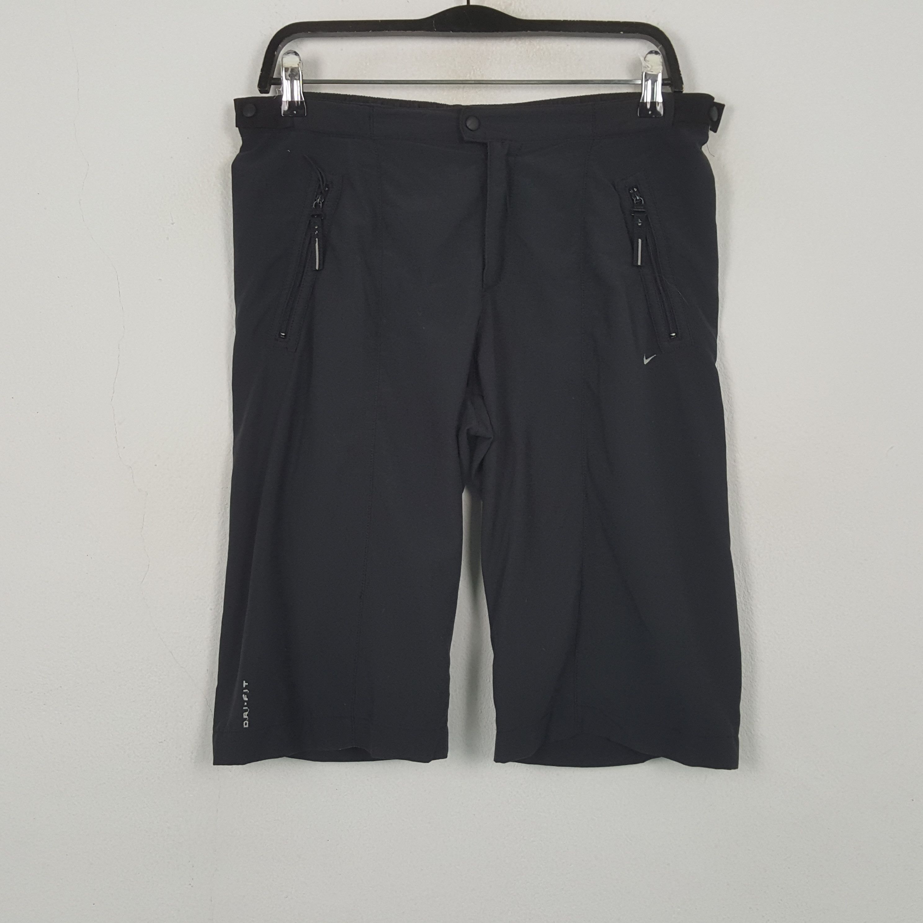 Nike Nike Sportswear Style Short RR21 Size 31" - 1 Thumbnail
