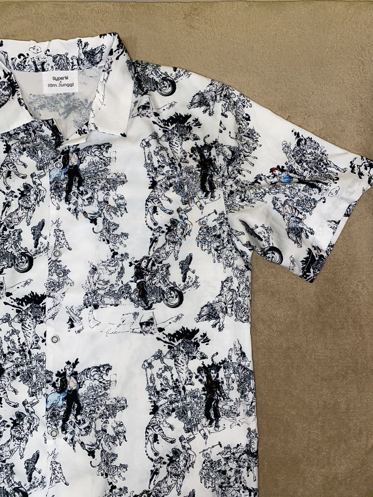Other Super M x Kim Junggi | Tiger | Korea | Size: XL Size US XL / EU 56 / 4 - 11 Thumbnail