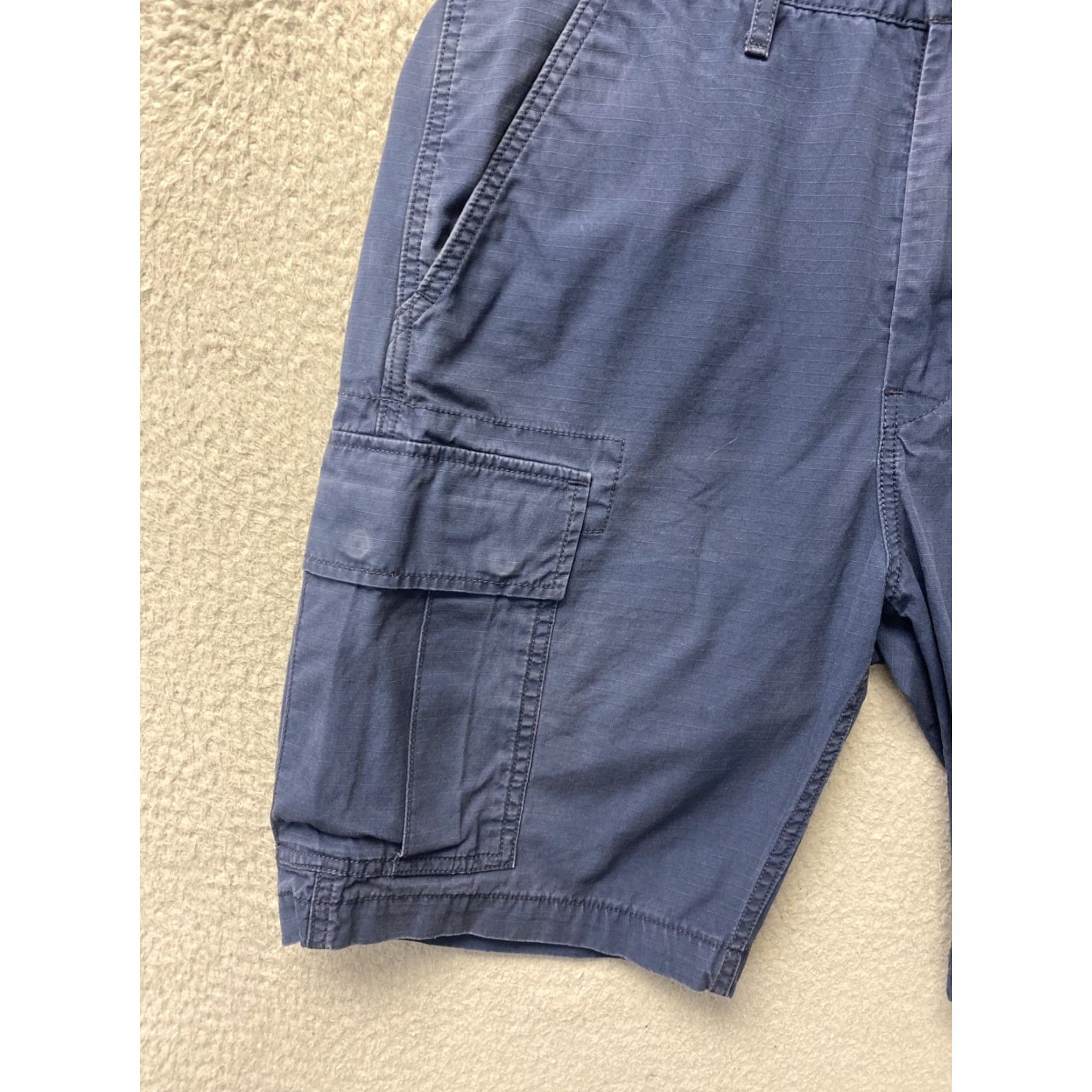 Vintage Levi’s Shorts Cargo 30 Navy Flat Front Regular Adult Cotton Blend Golf Rugby Outdoor Casual Mens Size US 30 / EU 46 - 4 Thumbnail