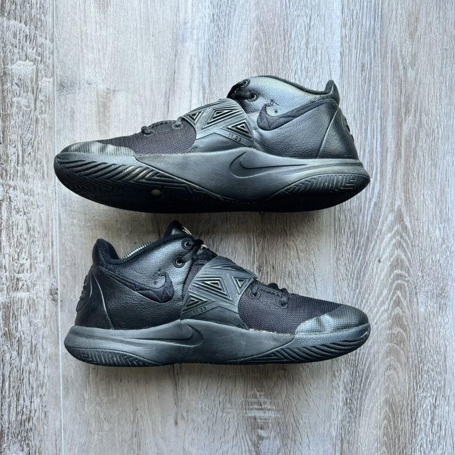 Nike NIKE • Kyrie Flytrap 3 "Black" (9.5M) Size US 9.5 / EU 42-43 - 3 Thumbnail