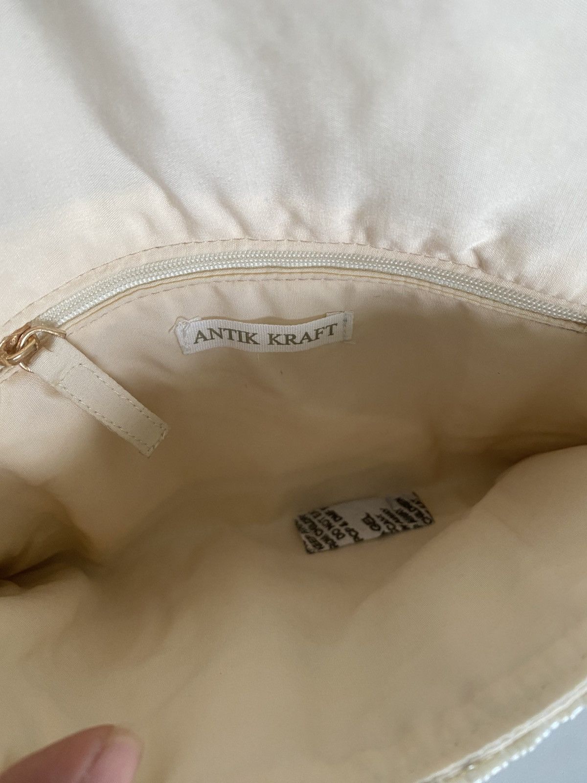 Other NWT Antik Kraft Hand Made Beaded Clutch Crossbody Cream Bag Size ONE SIZE - 11 Thumbnail