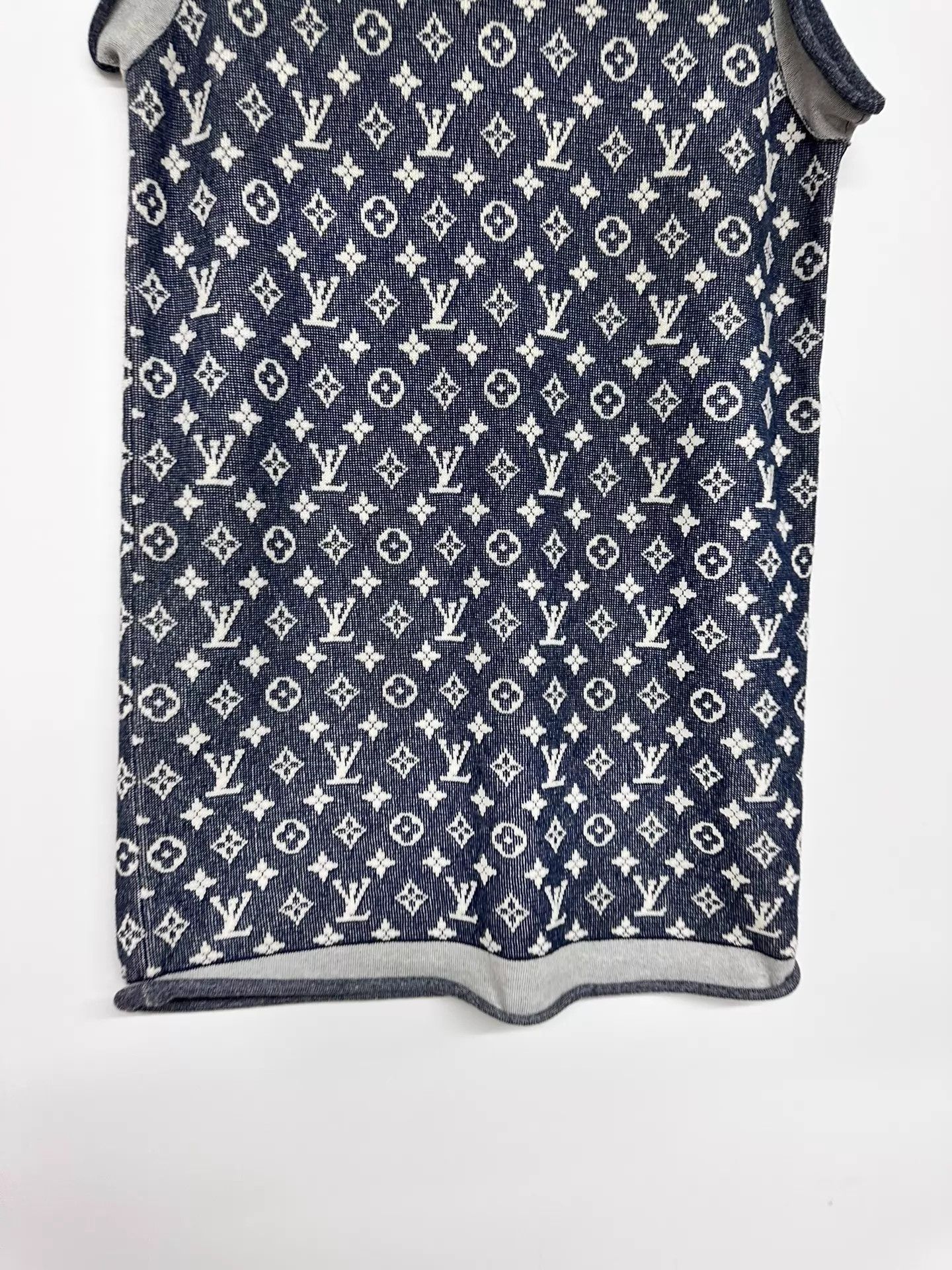 Louis Vuitton LV all over print dress Size S Size S / US 4 / IT 40 - 7 Thumbnail