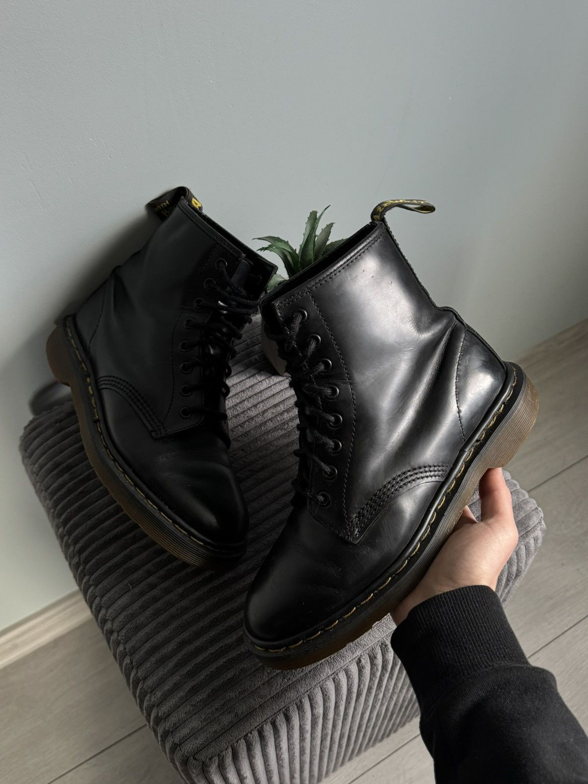 Dr. Martens Dr.Martens 1460 8 Eye Leather Boots Size US 10 / IT 40 - 2 Thumbnail