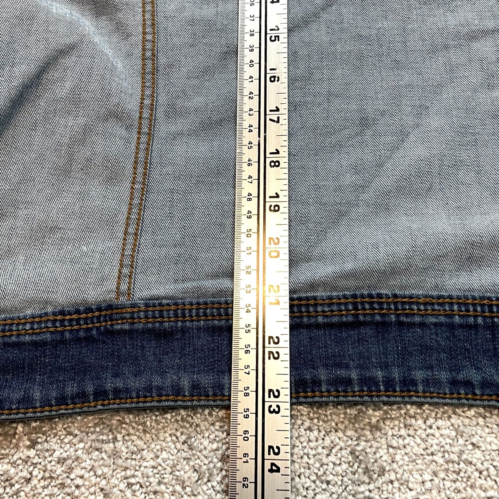 Lee VINTAGE? (No) Lee Denim Jean Jacket Womens Medium Blue Button Up Collared Pockets Dark Wash Size 32" / US 10 / IT 46 - 3 Thumbnail
