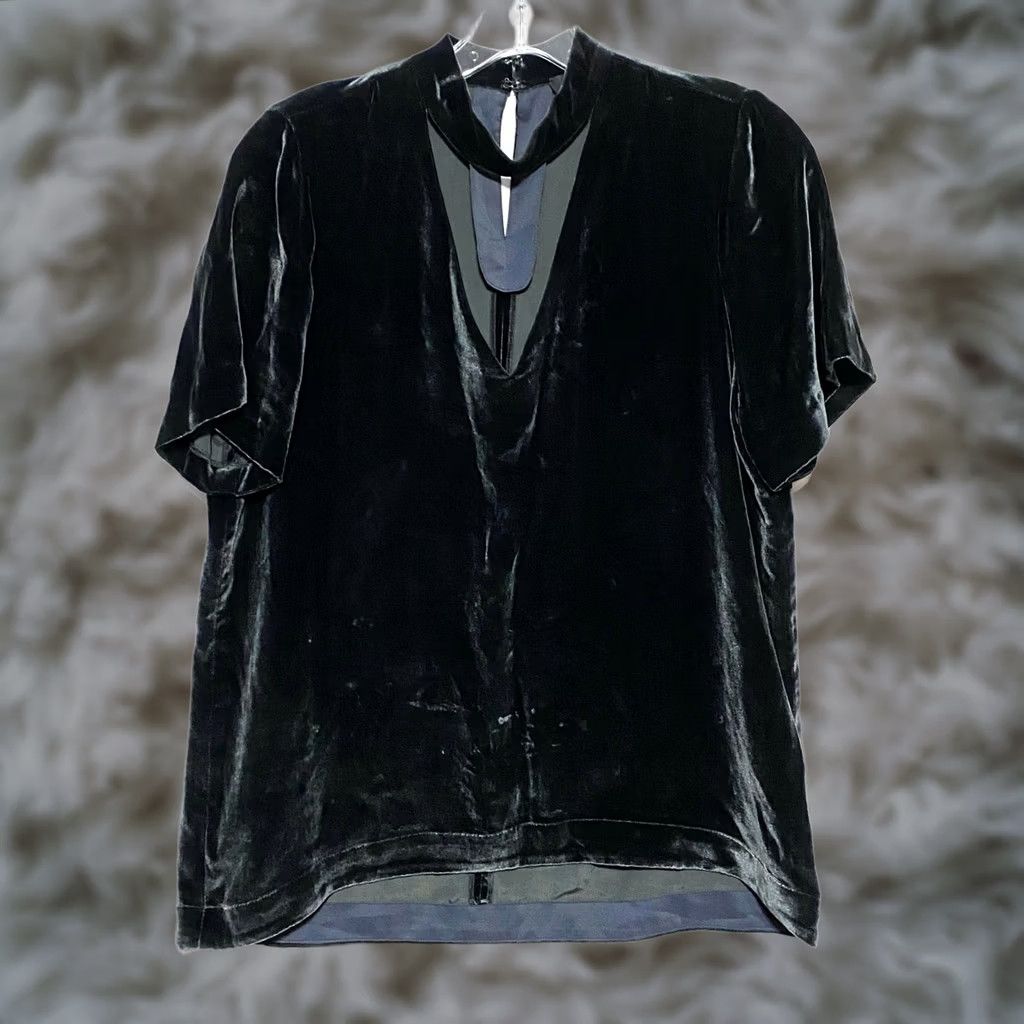 Madewell Madewell Velvet Black Choker Top Blouse Women S V Neck Whimsigoth Dark Fairy Y2K Blouse Velvet Black Choker Womens S V-Neck Whimsigoth Dark Fairy Y2K Size S / US 4 / IT 40 - 1 Thumbnail