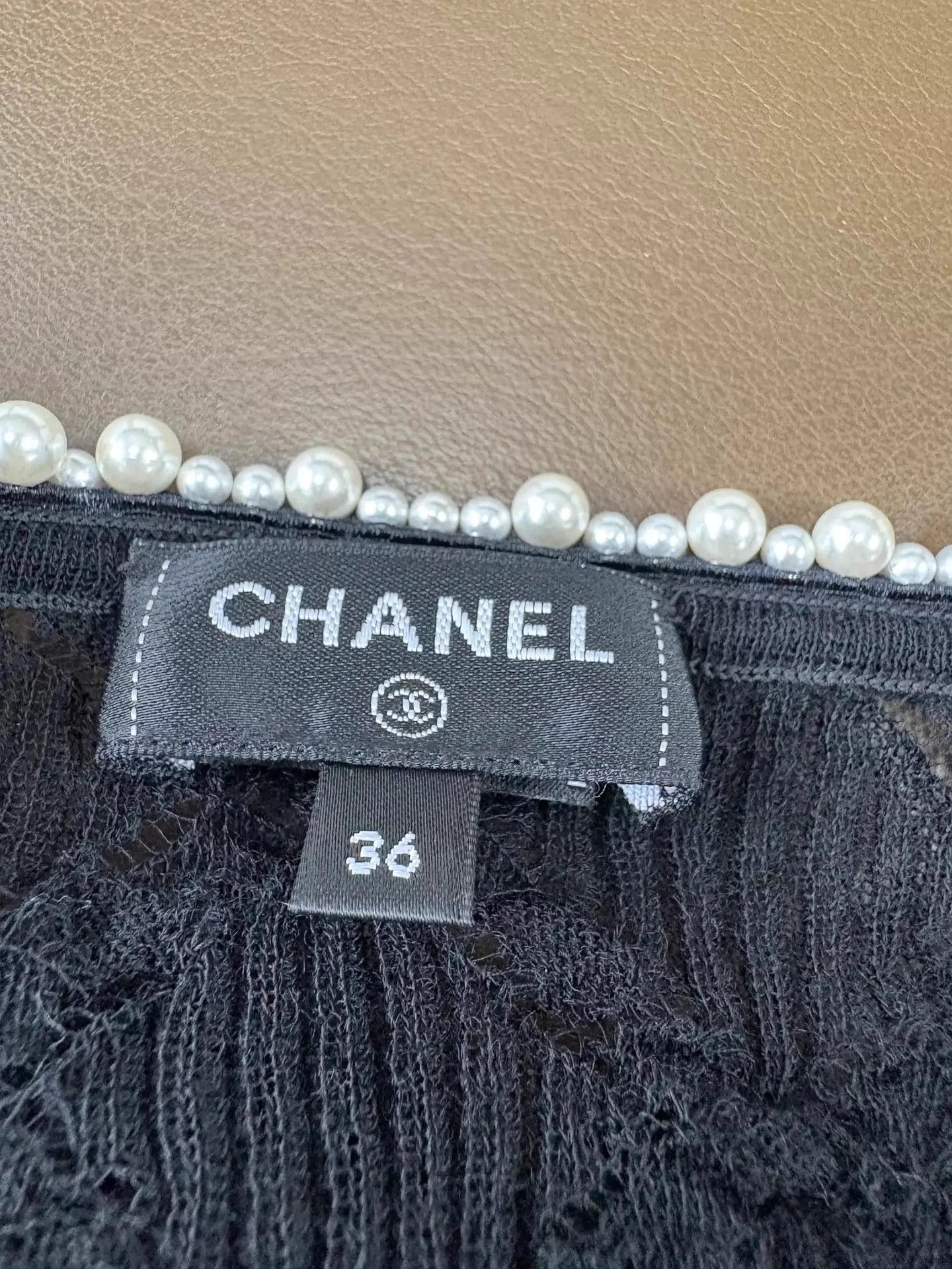 Chanel Chanel 22b Black Double C Pearl V-neck Wool Knit Top 36 Size XS / US 0-2 / IT 36-38 - 8 Thumbnail