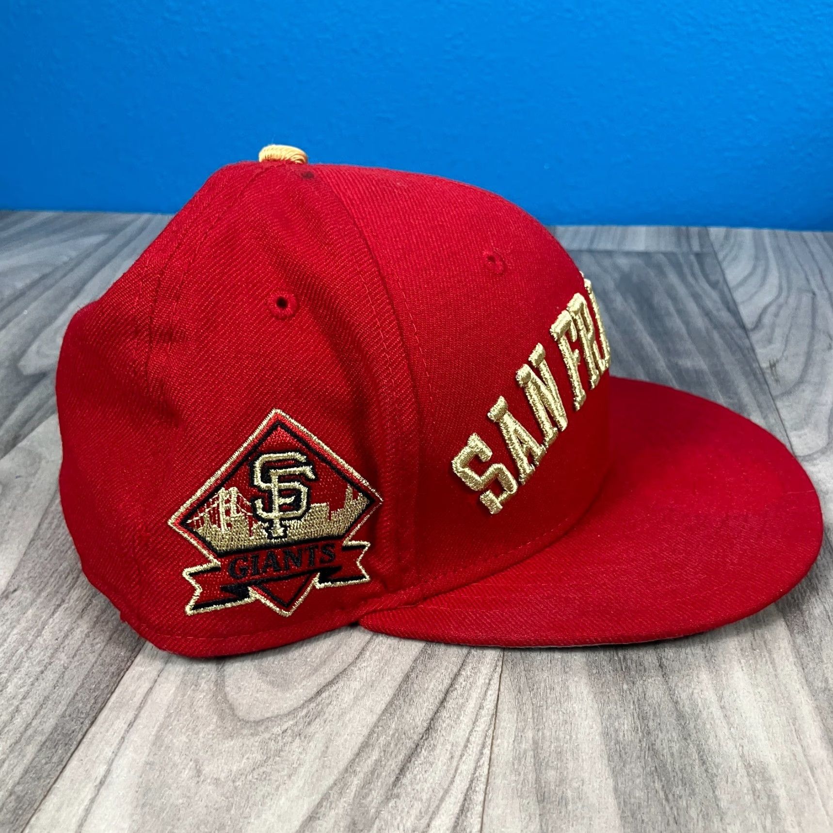New Era New Era 59Fifty San Francisco Giants Exclusive Fitted Hat 7 3/8 Blue Red Solid Twill Baseball Cap Mens Holiday Sports Cap Adults Regular Size 7 1/2 Size ONE SIZE - 2 Thumbnail