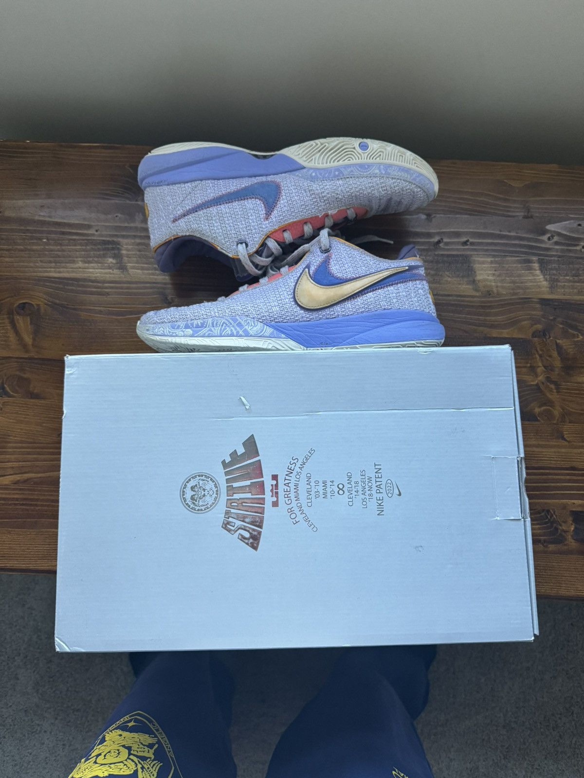 Nike Lebron 20 Purple/Gold Size 11 Size US 11 / EU 44 - 1 Thumbnail