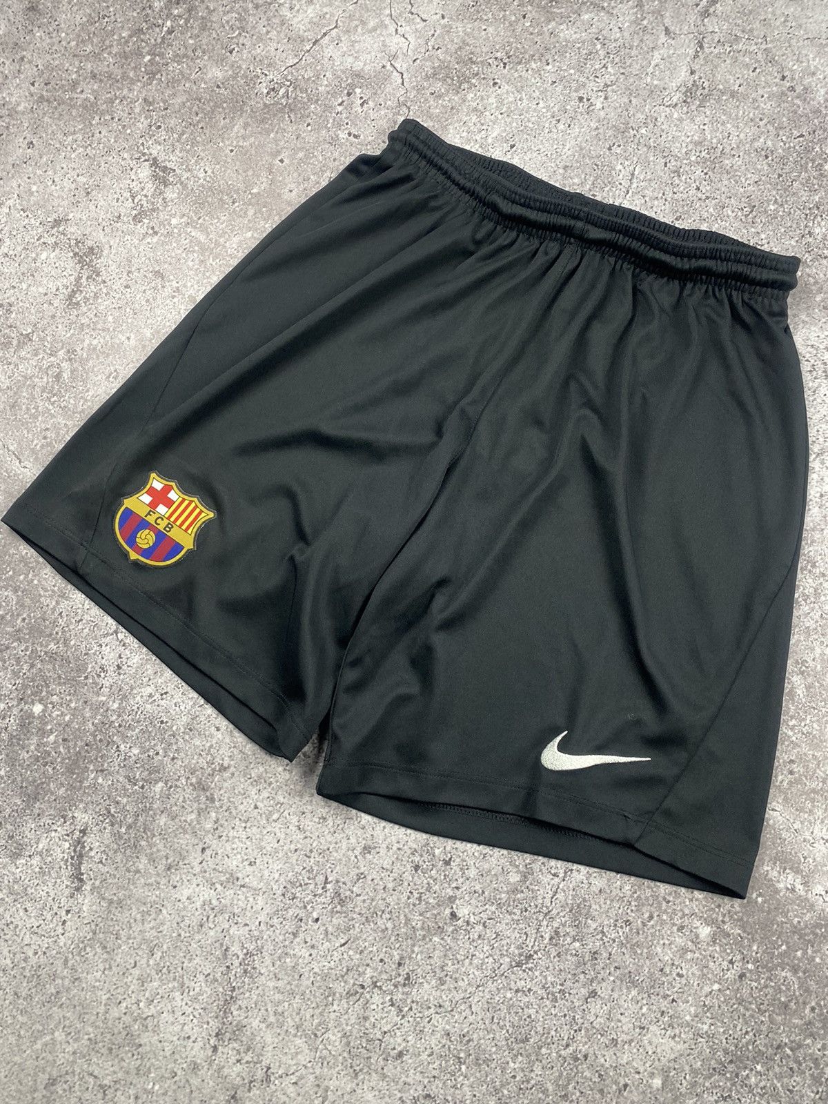 Nike × Vintage Vintage Nike FC Barcelona Black Football Soccer Shorts Size US 32 / EU 48 - 2 Thumbnail