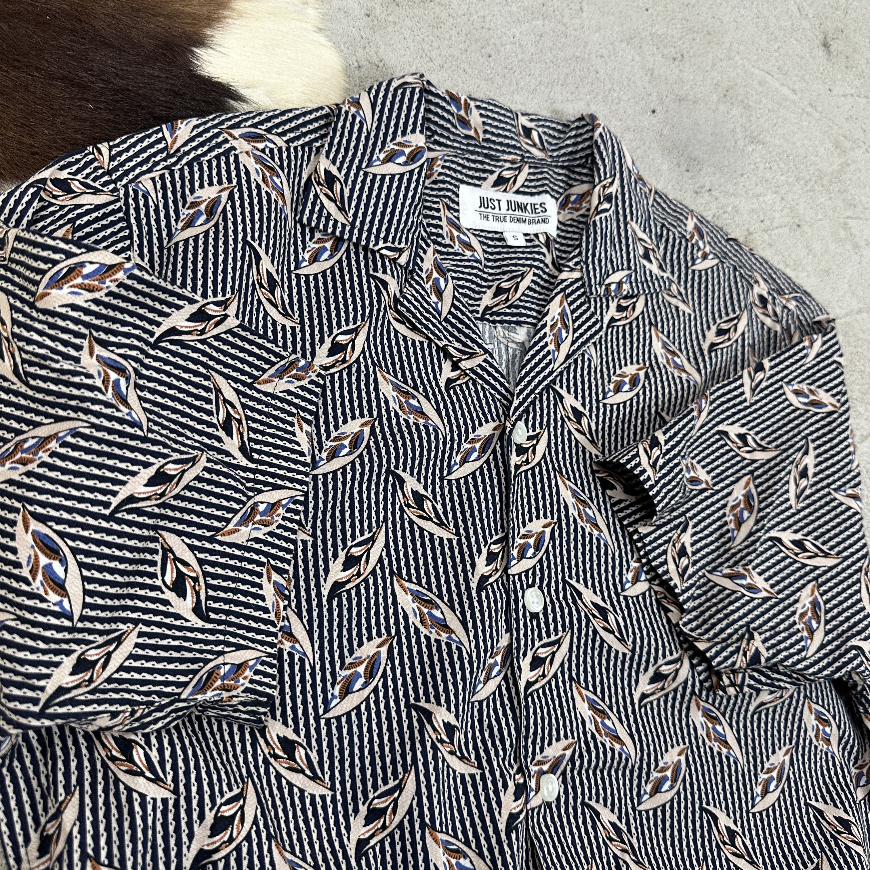Vintage Vintage Hip Hop Skater Preppy Old Money Summer Shirt 00s Size US S / EU 44-46 / 1 - 4 Thumbnail