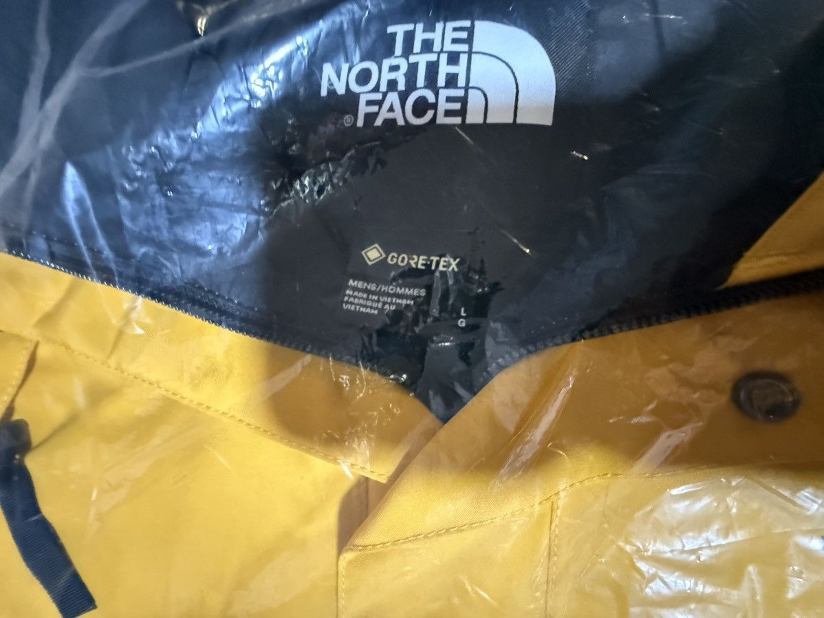 The North Face The North Face GORE-TEX Mountain Guide Insulated Jacket Gold Size US L / EU 52-54 / 3 - 7 Thumbnail