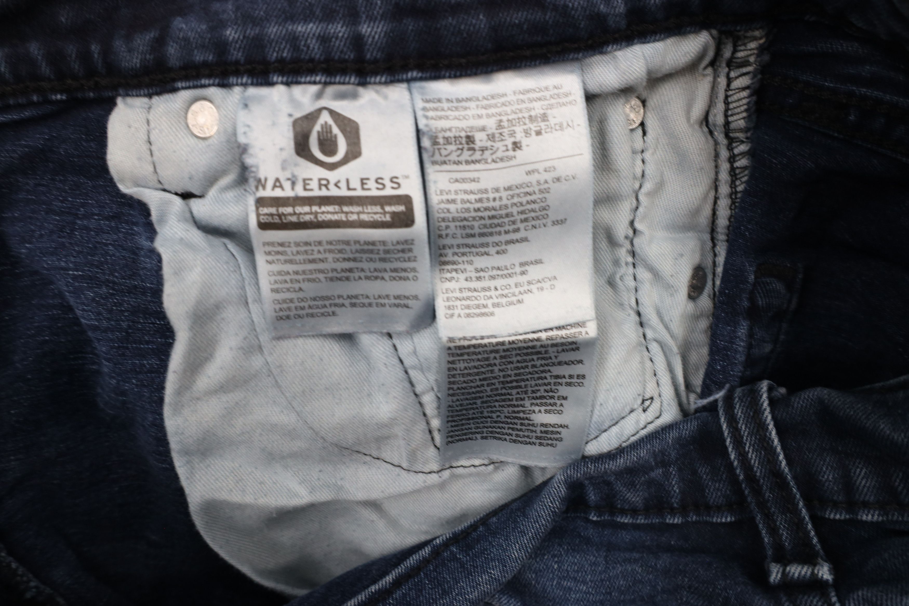 Levi's × Vintage Vintage Y2K Levis 512 Slim Fit Tapered Leg Denim Jeans Size US 33 - 7 Thumbnail