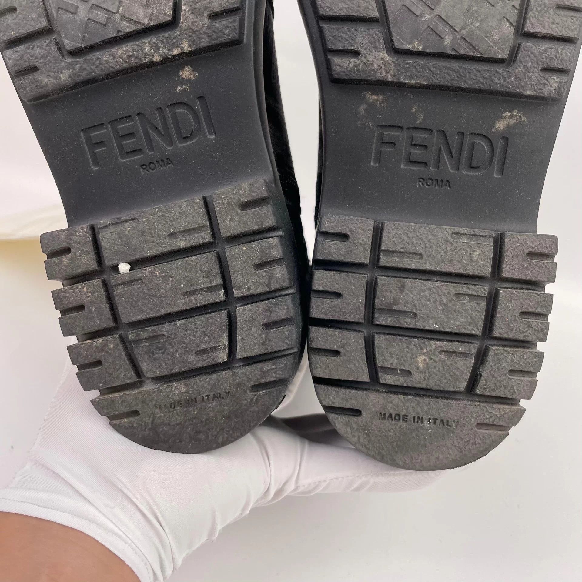 Fendi Fendi Women's Monogram Short Boots 39 Black Size US 8.5 / IT 38.5 - 7 Thumbnail