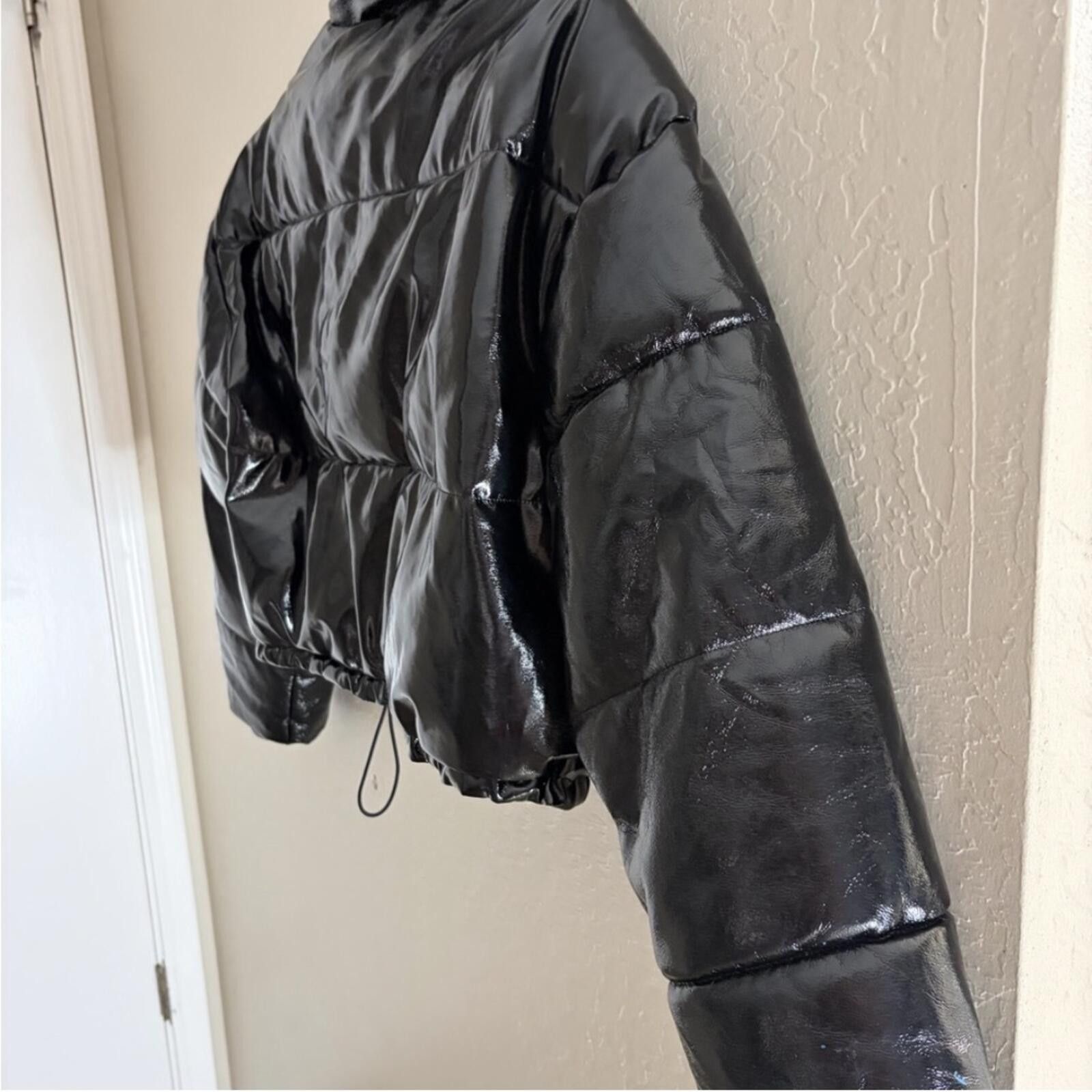 Divided Divided Glossy Black Puffer Jacket Size XS / US 0-2 / IT 36-38 - 4 Thumbnail
