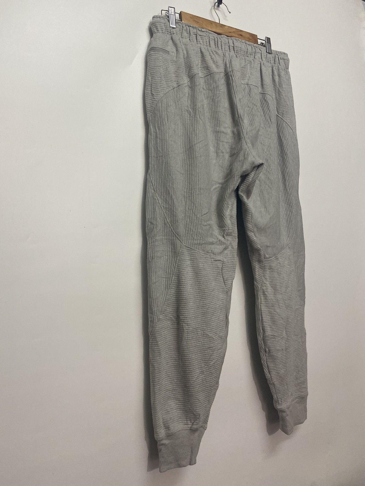 Under Armour Under Armour Joggers Sweat Pants Loose Athletic Cotton Sz L Size US 32 / EU 48 - 12 Thumbnail