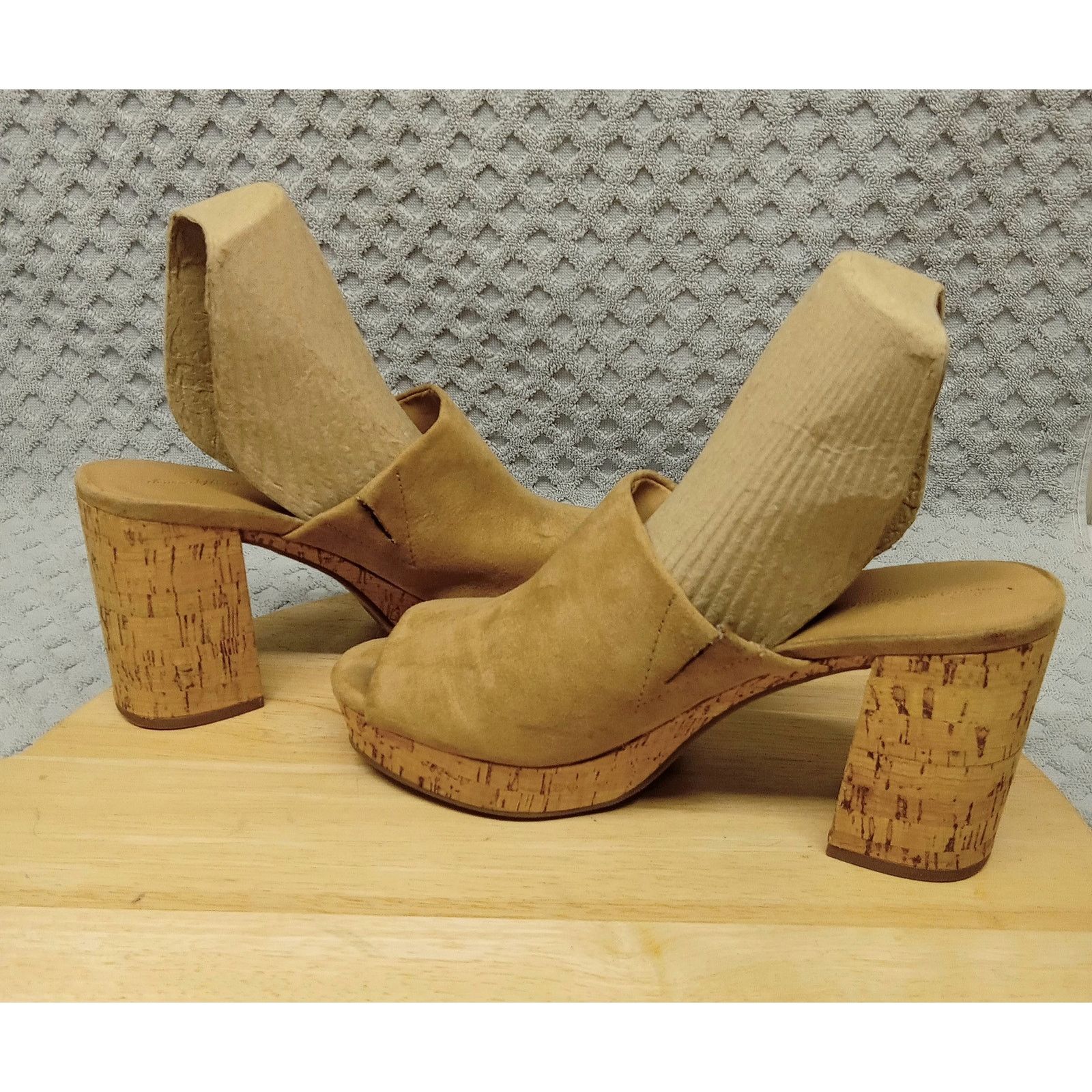& Other Stories Universal Thread Chunky Cork Clogs Shoes 7 Beige Faux Suede Size US 7 / IT 37 - 4 Thumbnail