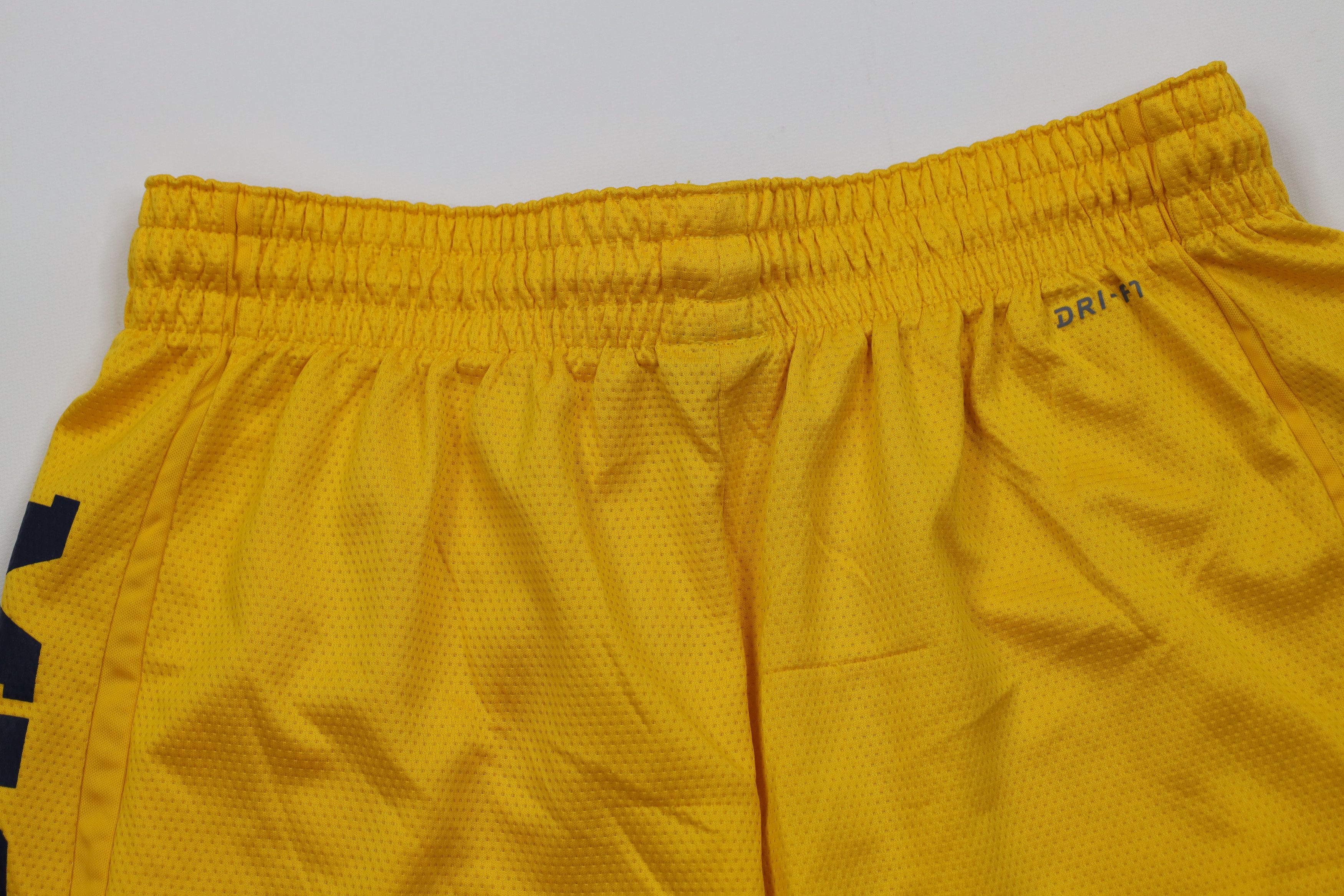 Nike Nike Air Jordan University of Michigan Basketball Shorts Size US 36 / EU 52 - 12 Thumbnail