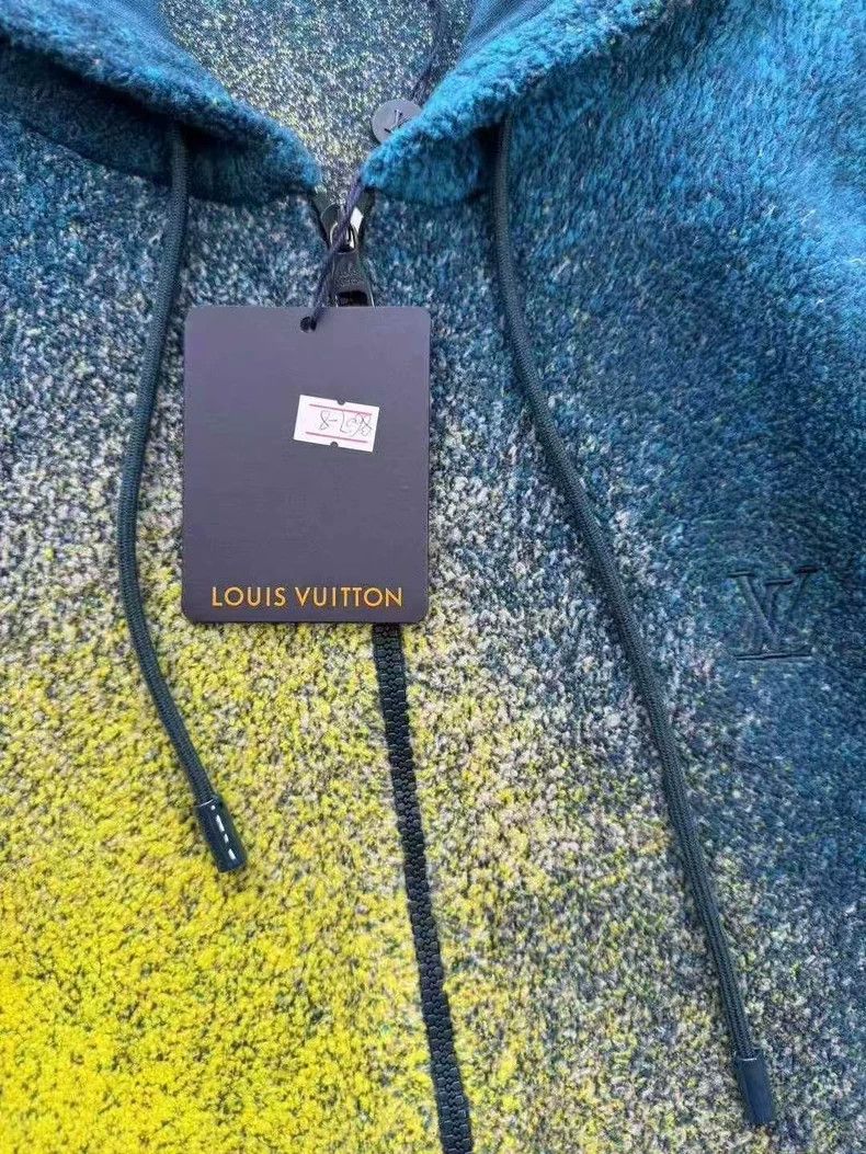 Louis Vuitton Louis Vuitton Blue gradient polar fleece jacket Size US XL / EU 56 / 4 - 5 Thumbnail