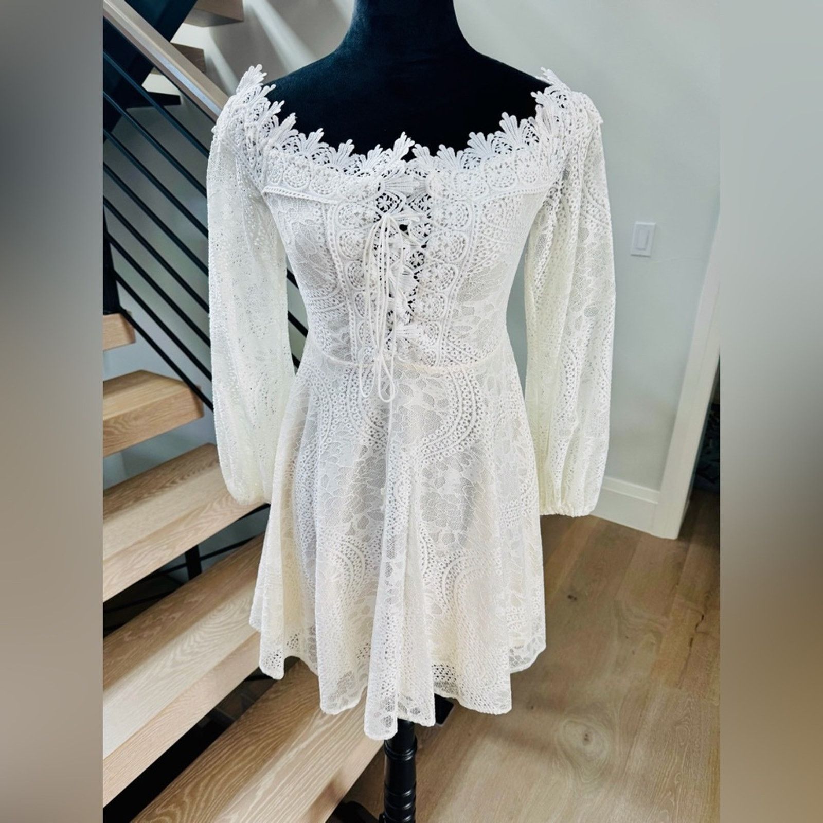 Other New Elegant White Lace Off-Shoulder Dress size S Size S / US 4 / IT 40 - 6 Thumbnail