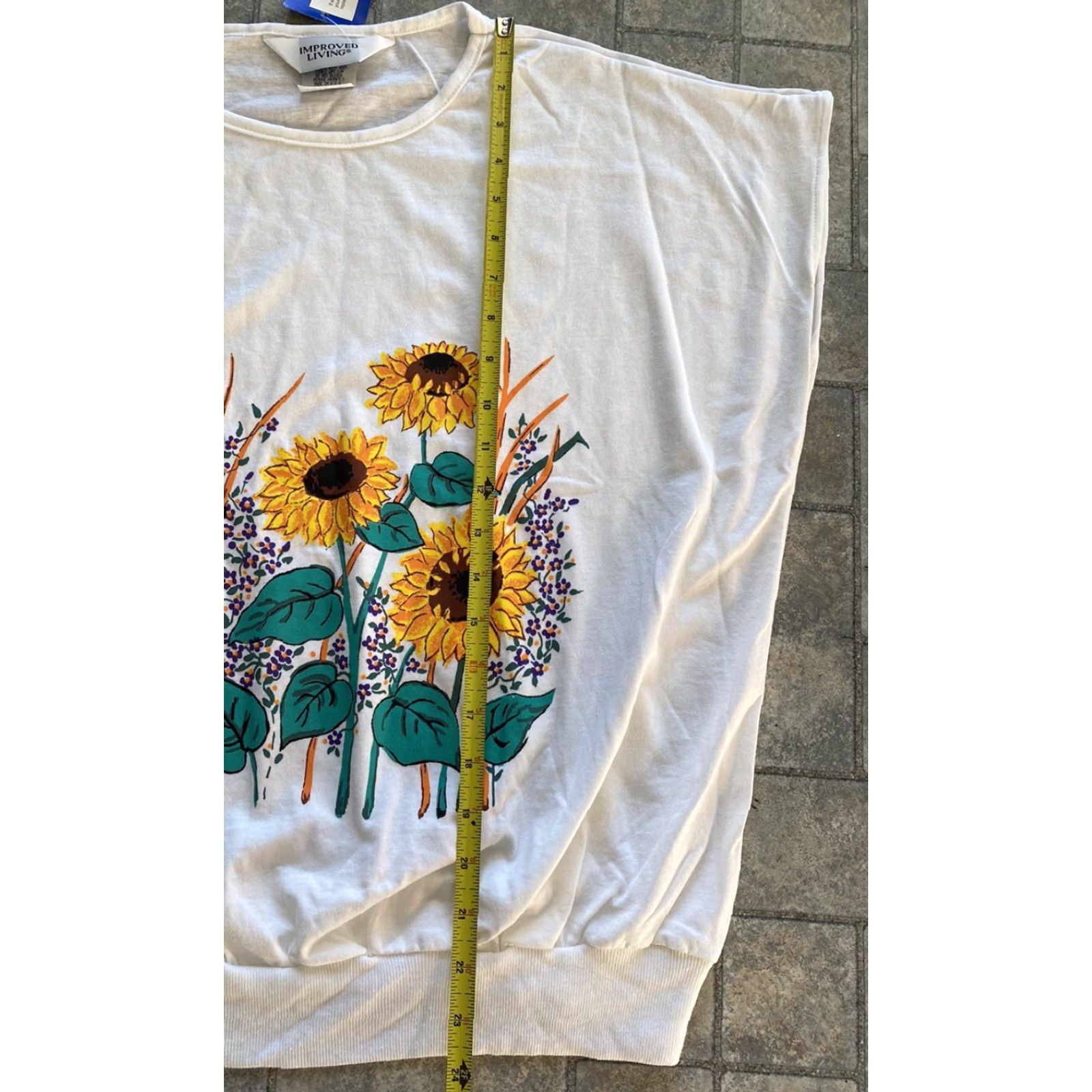 Blair VINTAGE Blair Improved Living Women’s Sleeveless T-Shirt Sunflowers L White Womens Size L / US 10 / IT 46 - 7 Thumbnail
