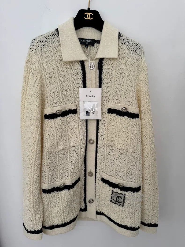 Chanel Chanel Off-white cardigan coat Size XS / US 0-2 / IT 36-38 - 1 Thumbnail
