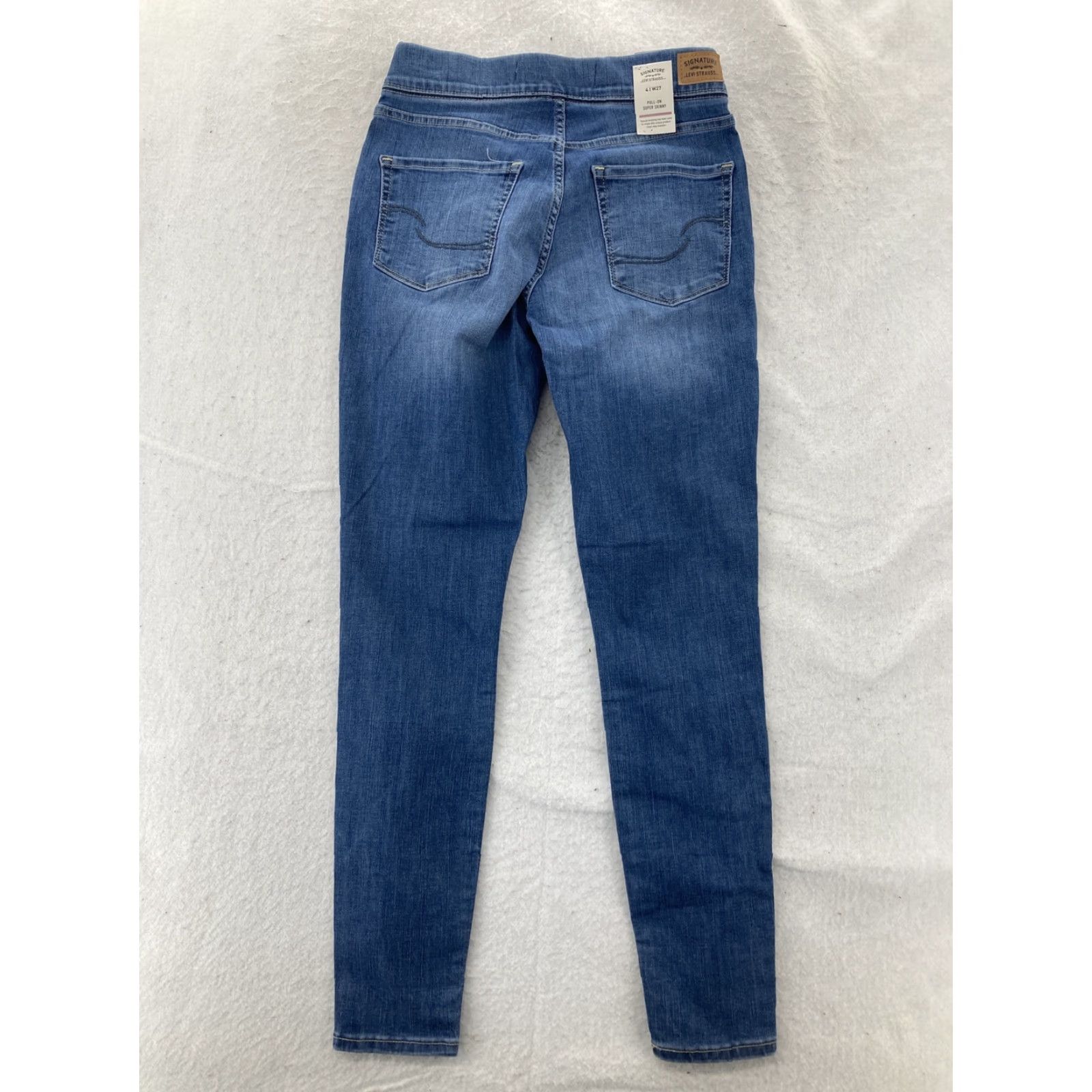 Levi's Signature Levi's Jeans Women's Super Skinny Pull On Size 4 Denim Blue Shaping Stretch Modern Size 27" / US 4 / IT 40 - 2 Thumbnail