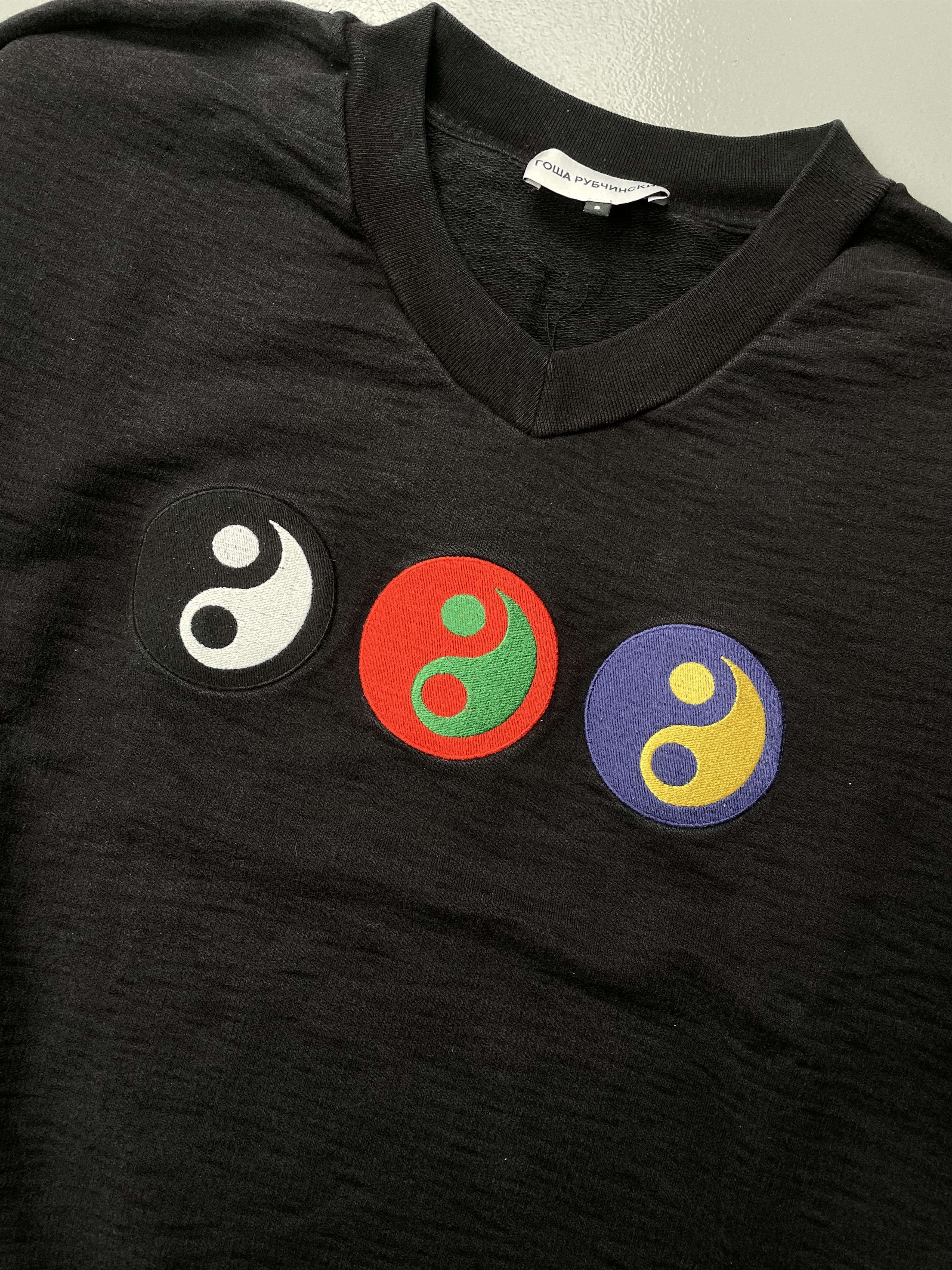 Gosha Rubchinskiy Gosha Rubchinskiy S/S 2017 Yin-Yang V-neck sweatshirt size S Size US S / EU 44-46 / 1 - 3 Thumbnail