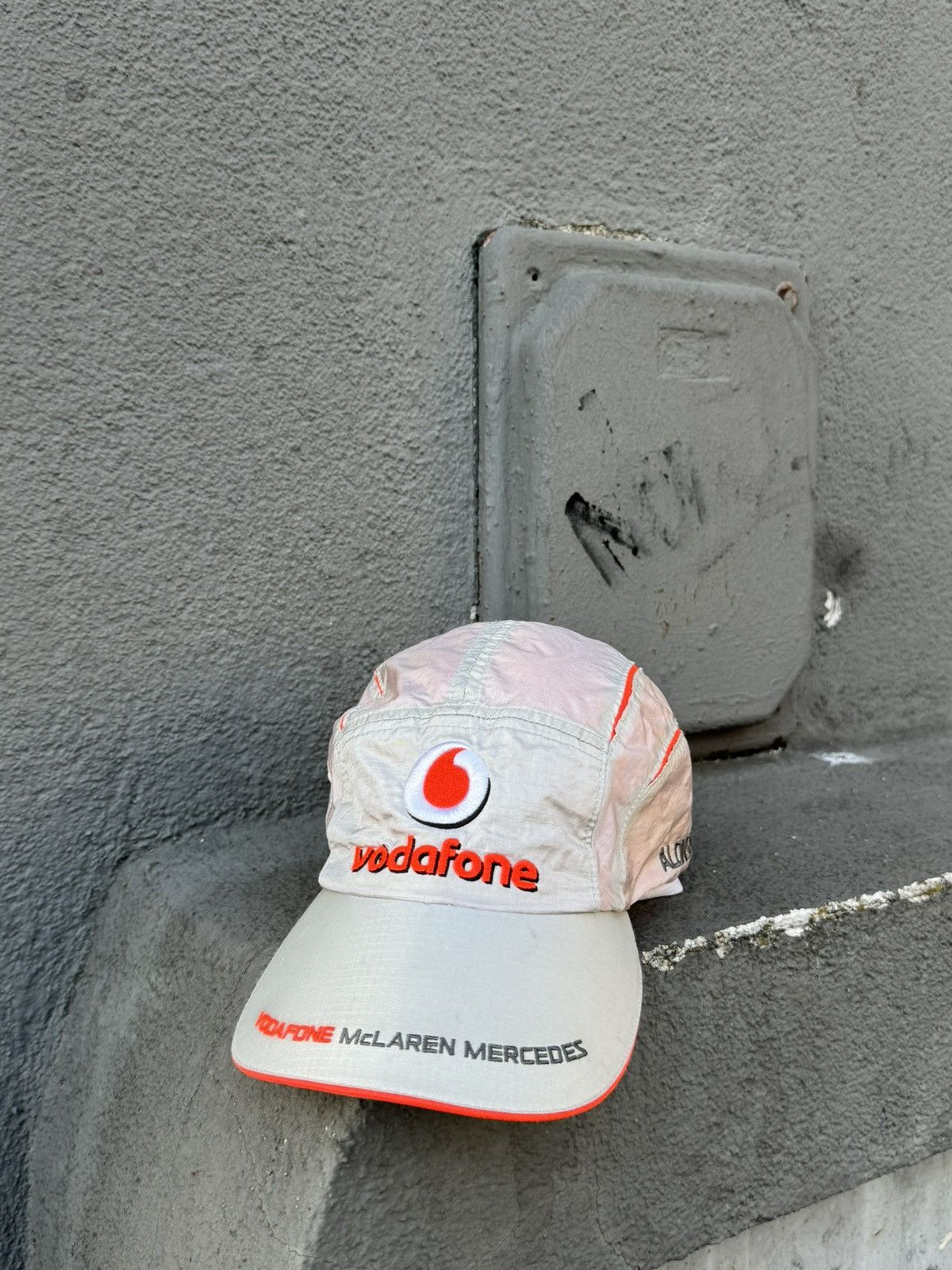 Malcolm McLaren × Vintage Vintage Vodafone McLaren Mercedes Racing Cap Hat f-1 Size ONE SIZE - 1 Thumbnail