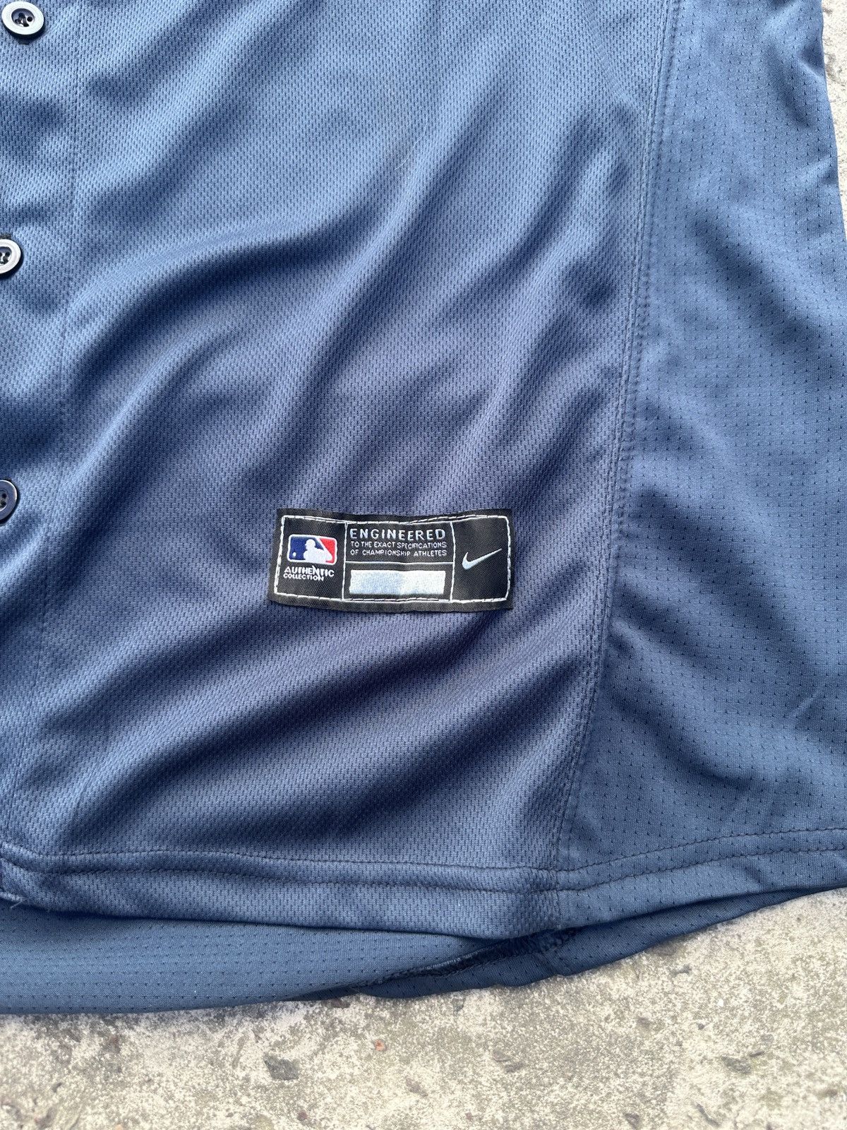 Nike Vintage Nike Boston Logo Jersey Streetwear MLB M Rare USA Size US M / EU 48-50 / 2 - 3 Thumbnail