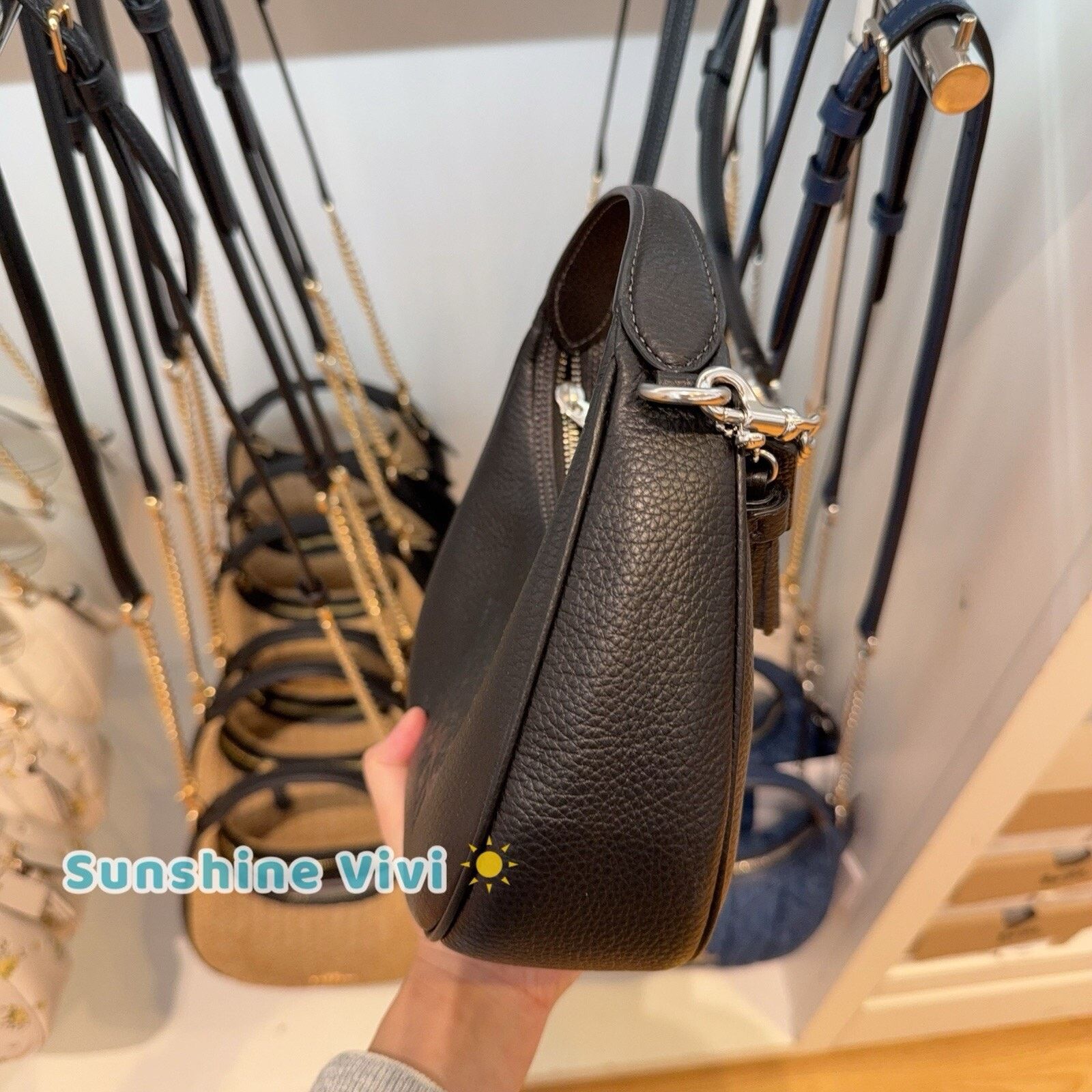 Coach NWT COACH Carmen Mini Crossbody Leather CT774 bag Black Size ONE SIZE - 6 Thumbnail