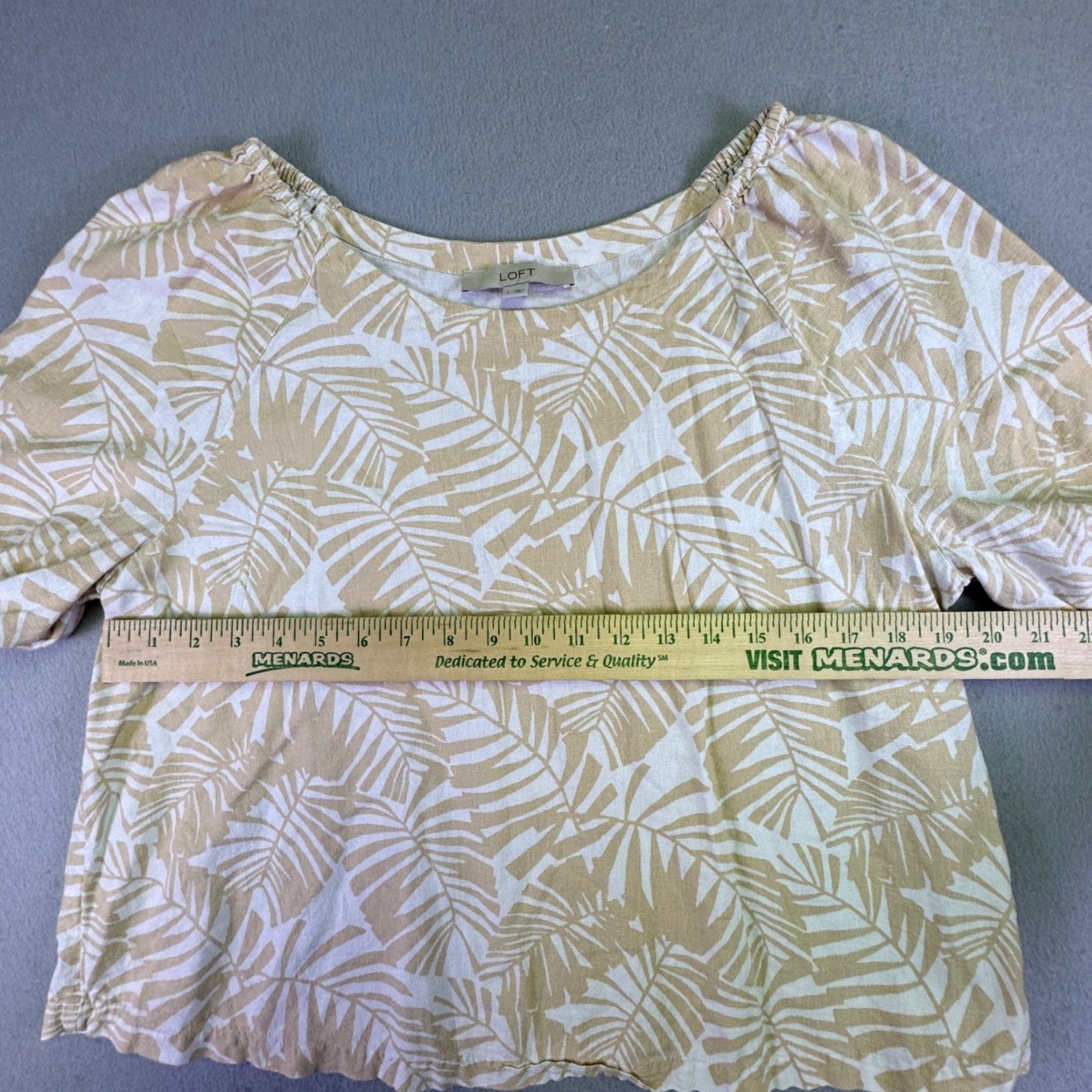 Loft LOFT Blouse Shirt Women's Large Linen Blend Palm Leaf Puff Sleeve Top Tan White Linen Blend Printed Floral Beach Vacation Casual 2-Pocket? Size L / US 10 / IT 46 - 2 Thumbnail