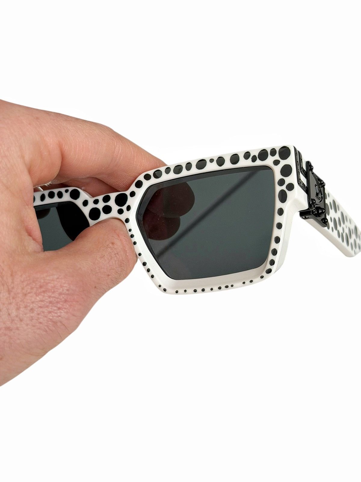 Louis Vuitton Yayoi Kusama 1.1 Millionaires Dot Sunglasses Size ONE SIZE - 5 Thumbnail