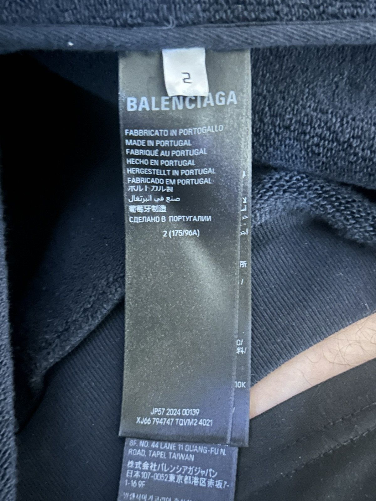 Balenciaga Balenciaga Scarf incognito hoodie size 2 Size US M / EU 48-50 / 2 - 6 Thumbnail