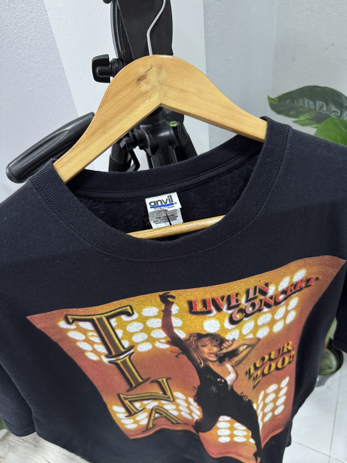 Band Tees Vintage Tina Turner 2008 Tour Short Sleeve Tee Size US L / EU 52-54 / 3 - 3 Thumbnail