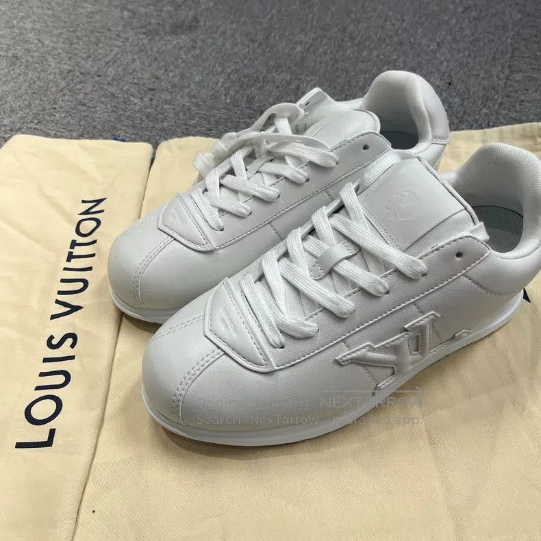 Louis Vuitton Louis Vuitton 25 latest white pattern embossed round toe l Size US 10.5 / EU 43-44 - 1 Thumbnail