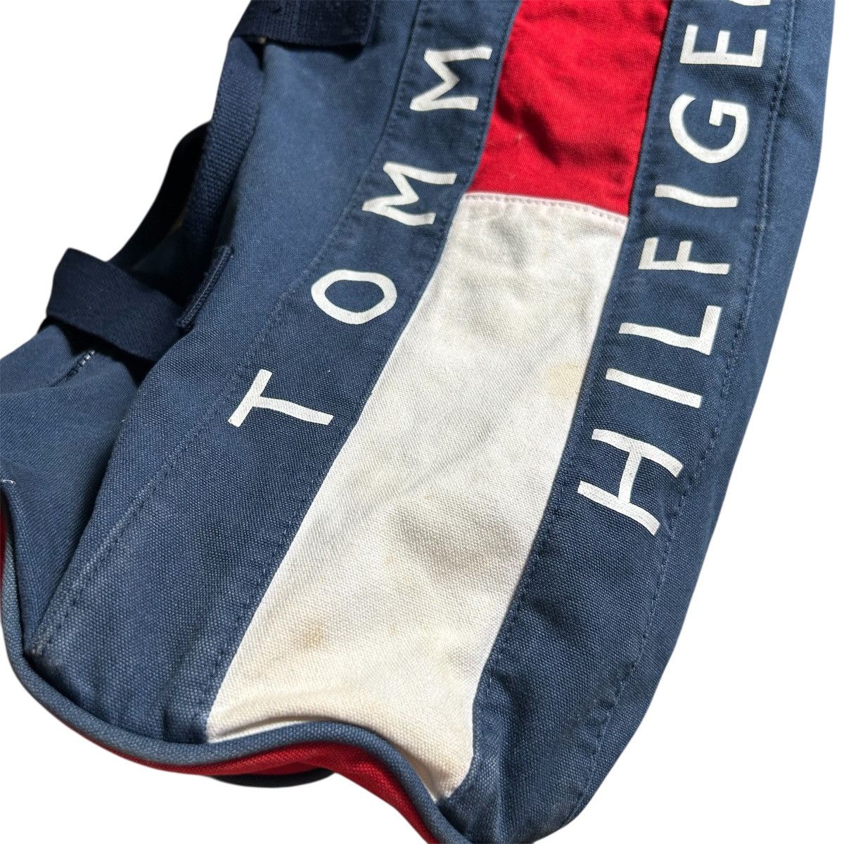 Tommy Hilfiger Vintage Tommy Hilfiger Big Logo Duffel Bag Size ONE SIZE - 8 Thumbnail