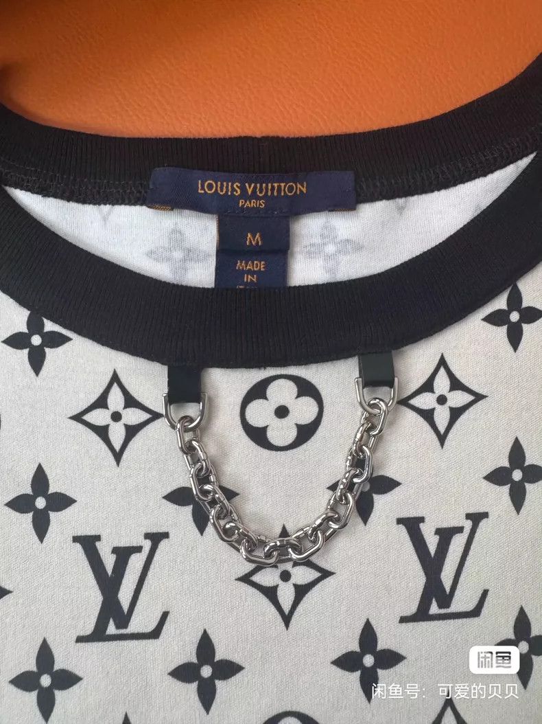 Louis Vuitton Louis Vuitton short sleeves Size US M / EU 48-50 / 2 - 4 Thumbnail