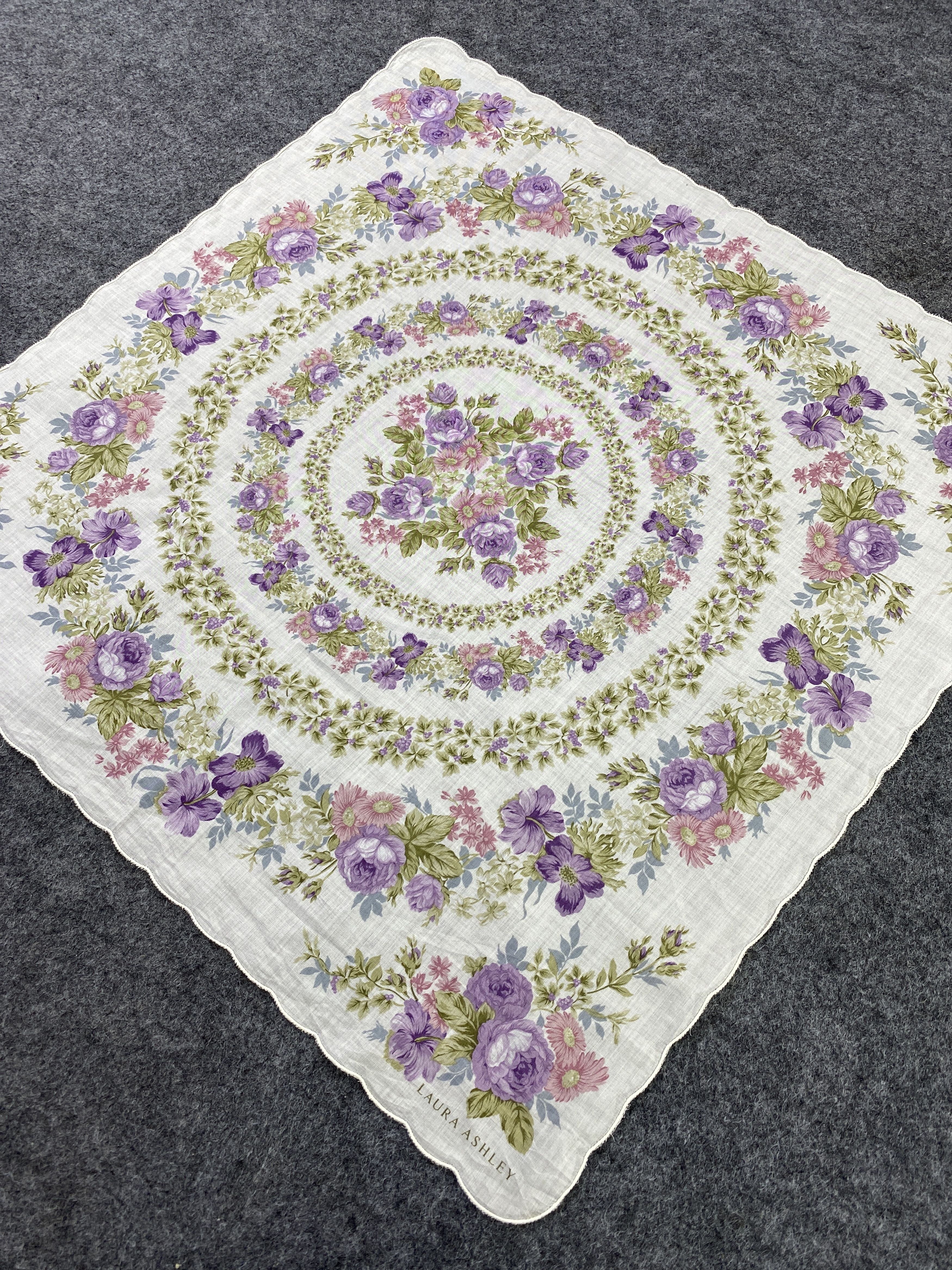 Laura Ashley × Vintage Laura Ashley floral Handkerchief/Bandana/Neckerchief-B170 Size ONE SIZE - 4 Thumbnail