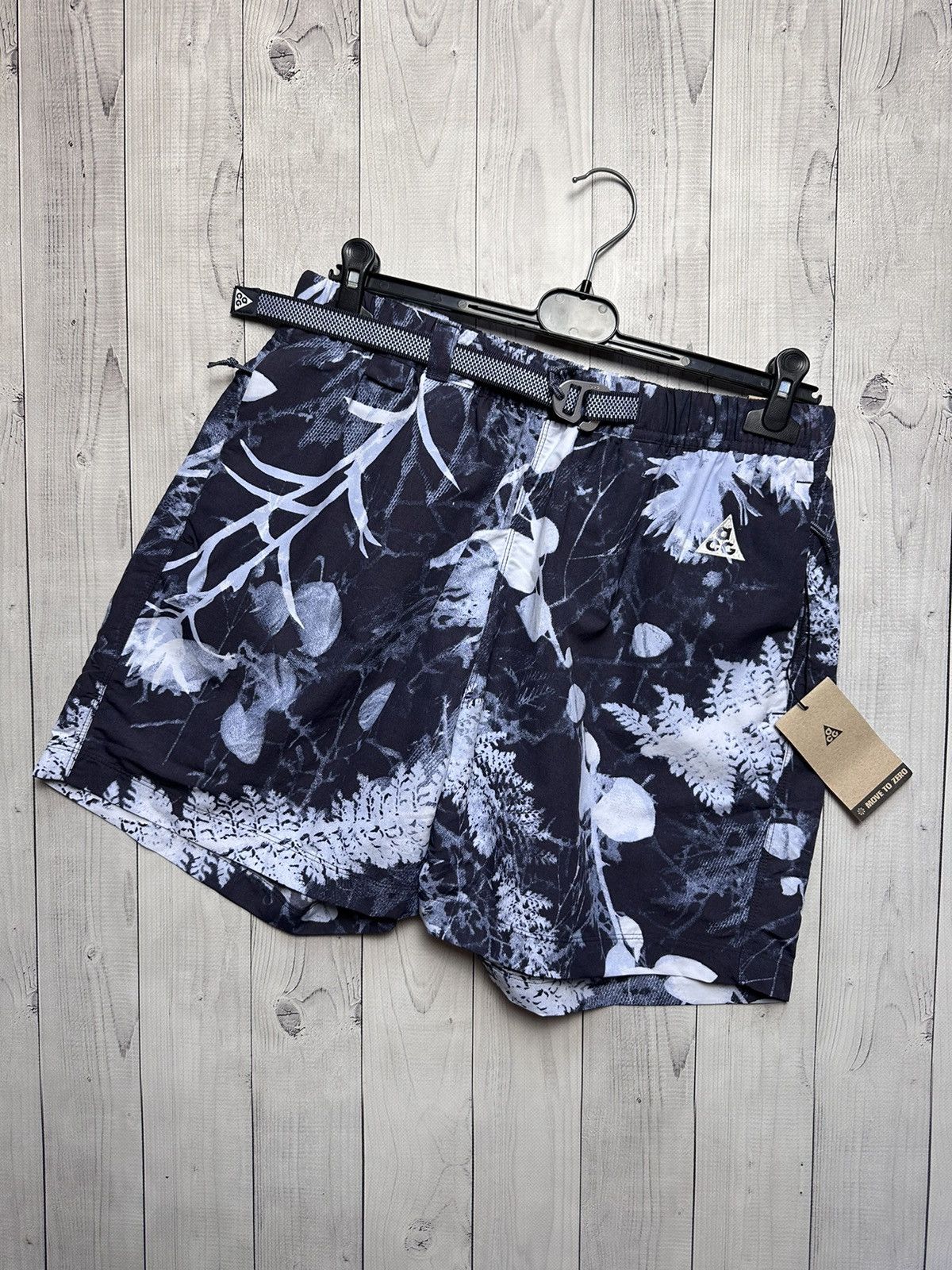 Nike × Nike ACG Nike ACG shorts rare size S/M logo Camo Forest Palm Size US 30 / EU 46 - 1 Thumbnail