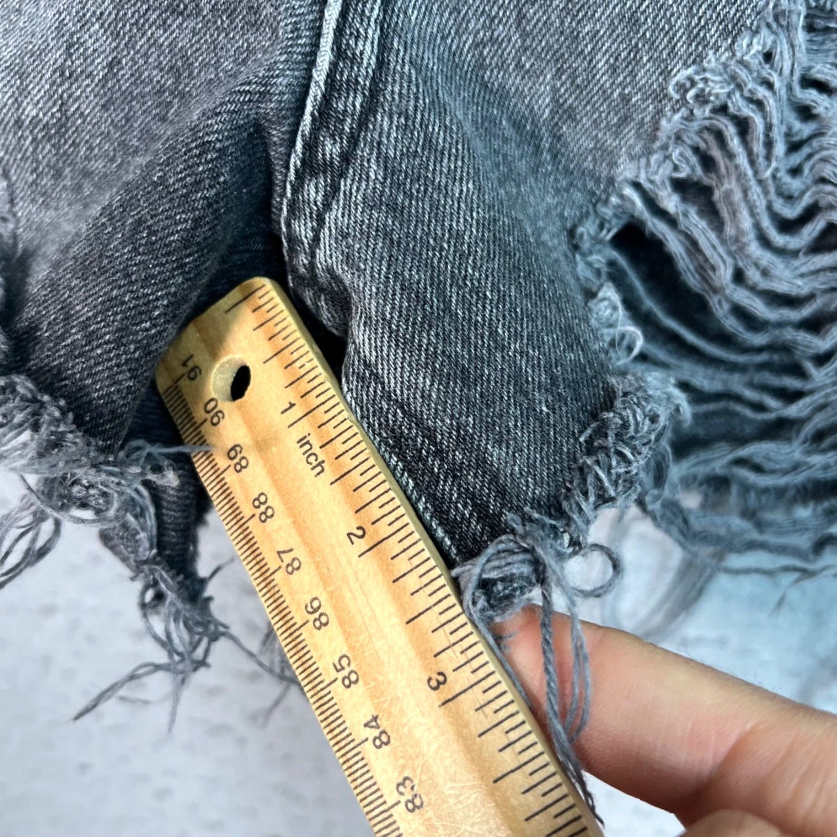 Topshop Topshop Womens Distressed Gray Mom Denim Shorts Ripped Frayed Hem Size 2 26in Inseam 3in 5-Pocket Denim Cotton Casual Summer Spring Womens Size 26" / US 2 / IT 38 - 7 Thumbnail