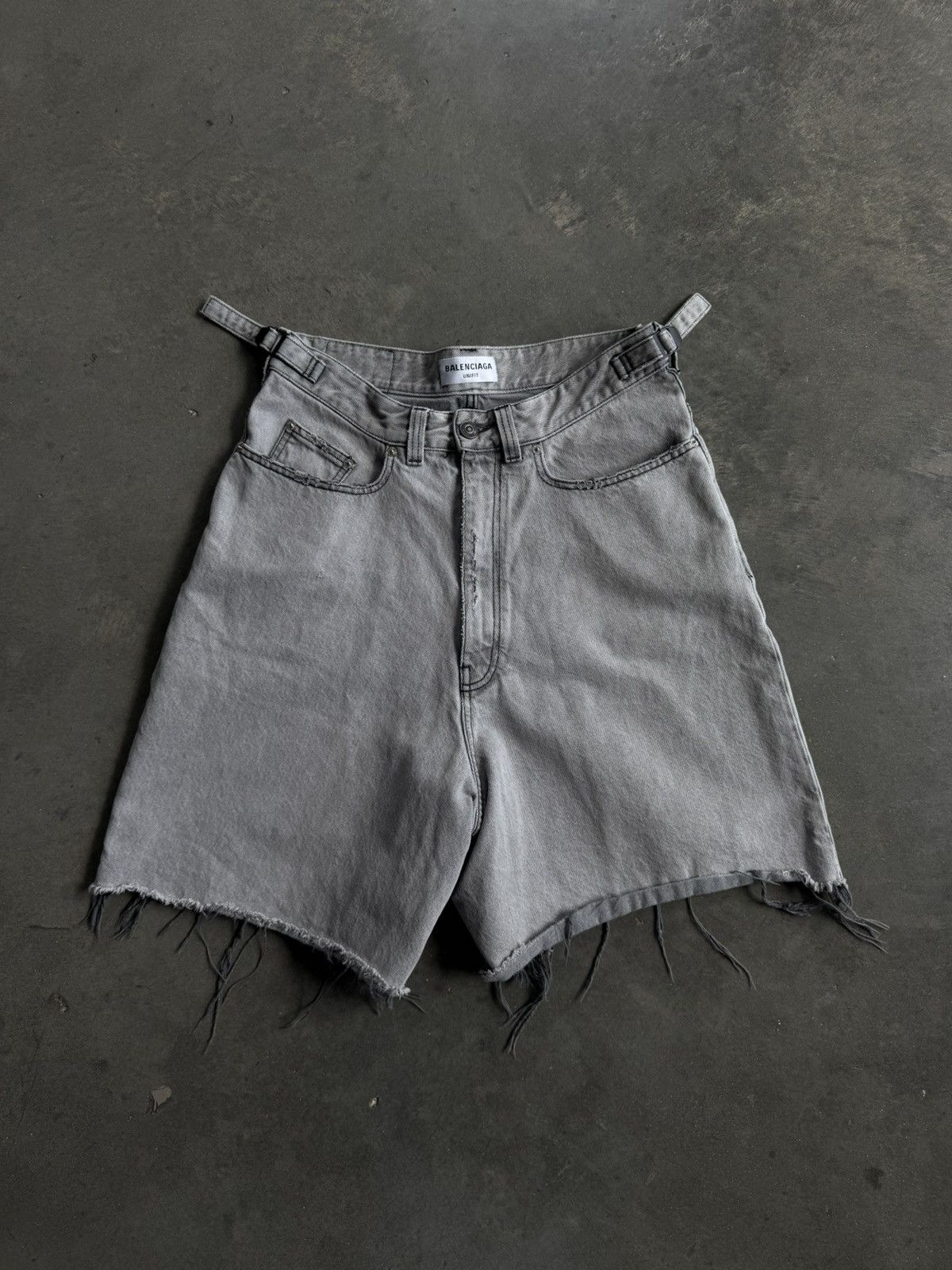 Balenciaga Balenciaga Grey Skater Shorts SZ XS Size US 31 - 2 Thumbnail