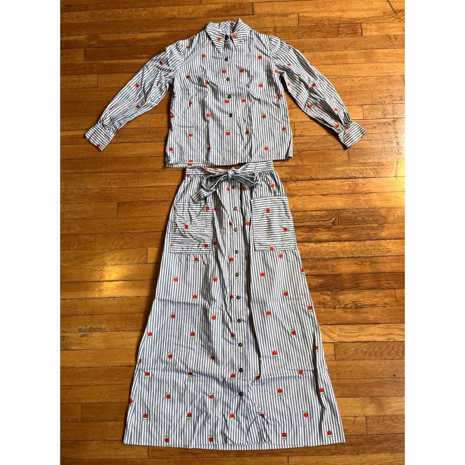 Apple VINTAGE Jamison Boutique Apple Co-Ord Set 2 Piece Shirt Skirt Pinstripe Blue Shirt Skirt Women’s Medium Miscellaneous Size M / US 6-8 / IT 42-44 - 2 Thumbnail