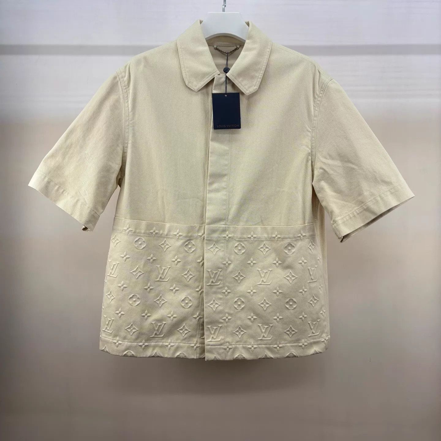 Louis Vuitton Yellow Short-Sleeve Shirt with Embossed Pattern Size US L / EU 52-54 / 3 - 1 Thumbnail