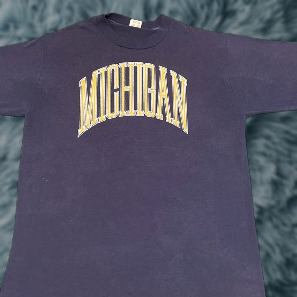 Logo 7 VINTAGE University Of Michigan Arch Spell Out Logo Shirt Mens XL Blue 90s Logo 7 T-Shirt Size US XL / EU 56 / 4 - 1 Thumbnail