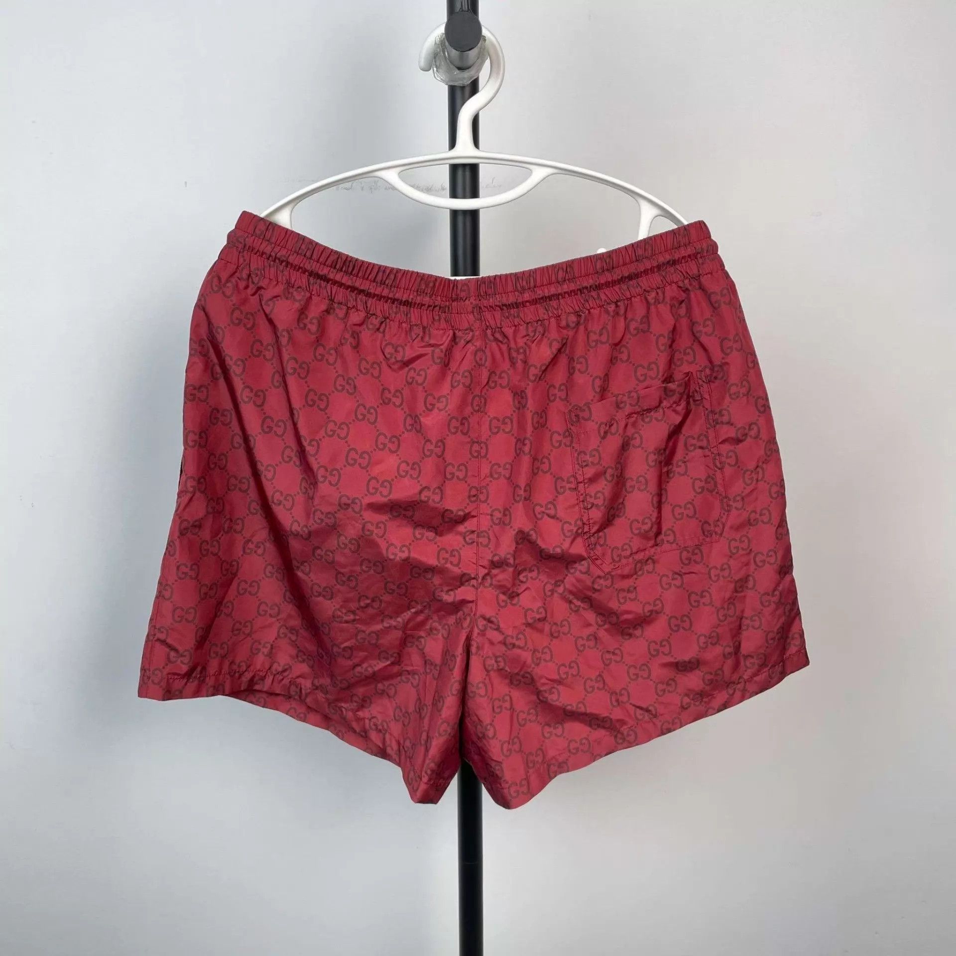 Gucci Gucci NWT GG print red 52 shorts Size US 36 / EU 52 - 2 Thumbnail
