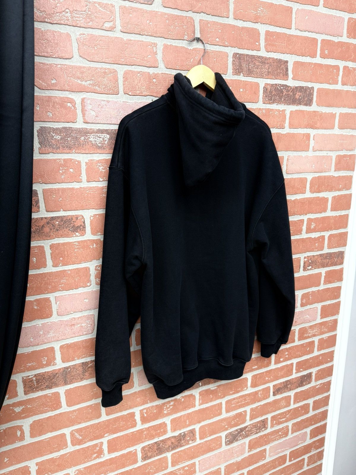 Balenciaga Men’s Balenciaga Black Copyright Hoodie size Large Size US L / EU 52-54 / 3 - 6 Thumbnail