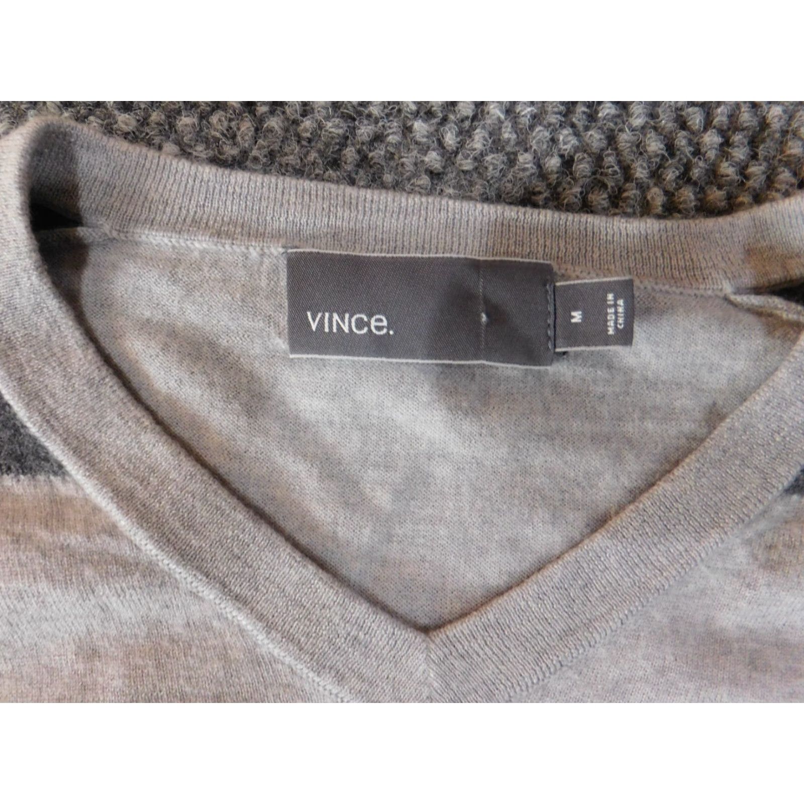 Vince Vince Sweater Womens M gray V-Neck Wool Pullover Solid Chunky-Knit Long Sleeve Regular Modern All Seasons Mens? Girls? Wait. Size M / US 6-8 / IT 42-44 - 4 Thumbnail